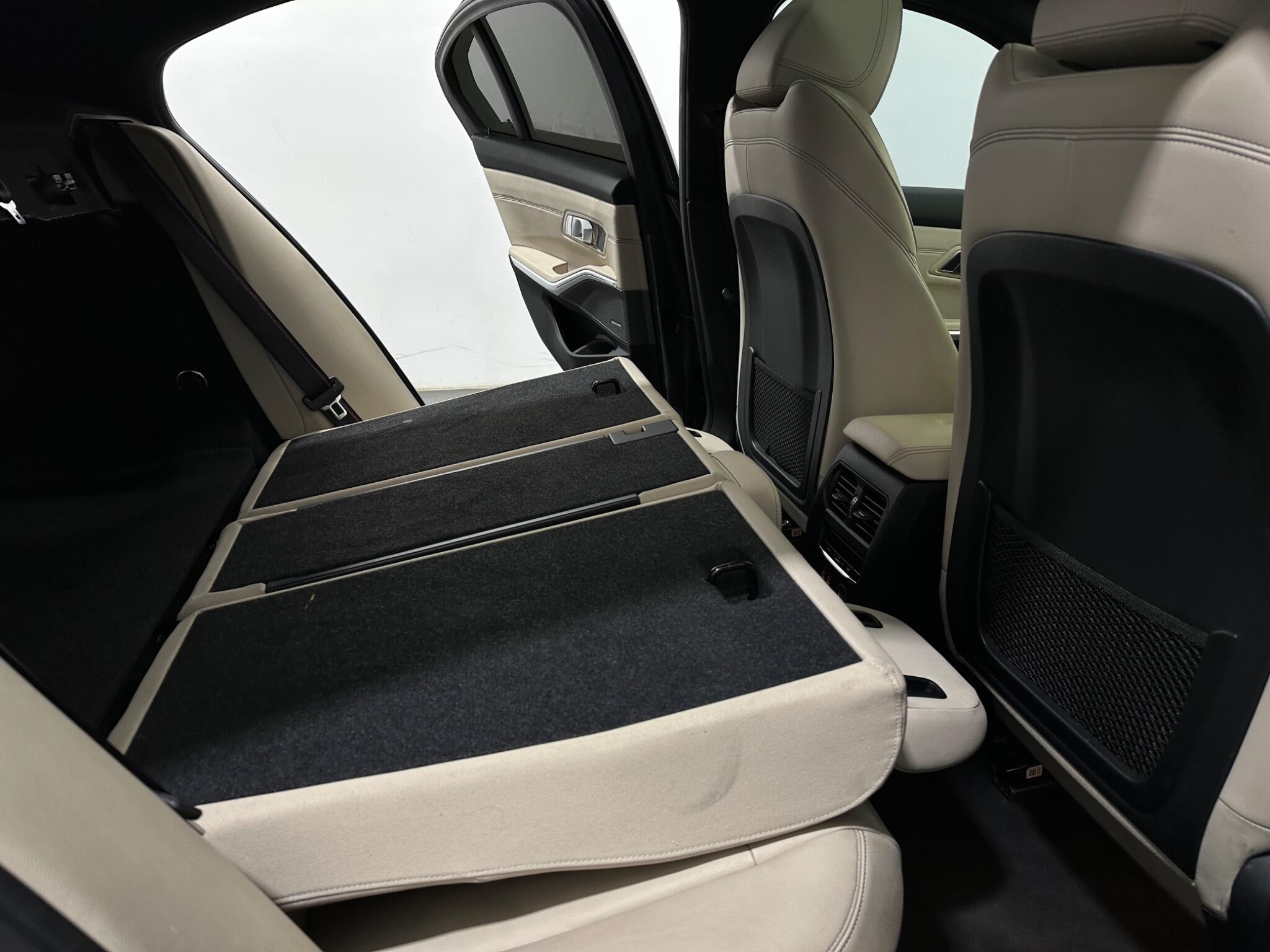 BMW 3 Series view 48