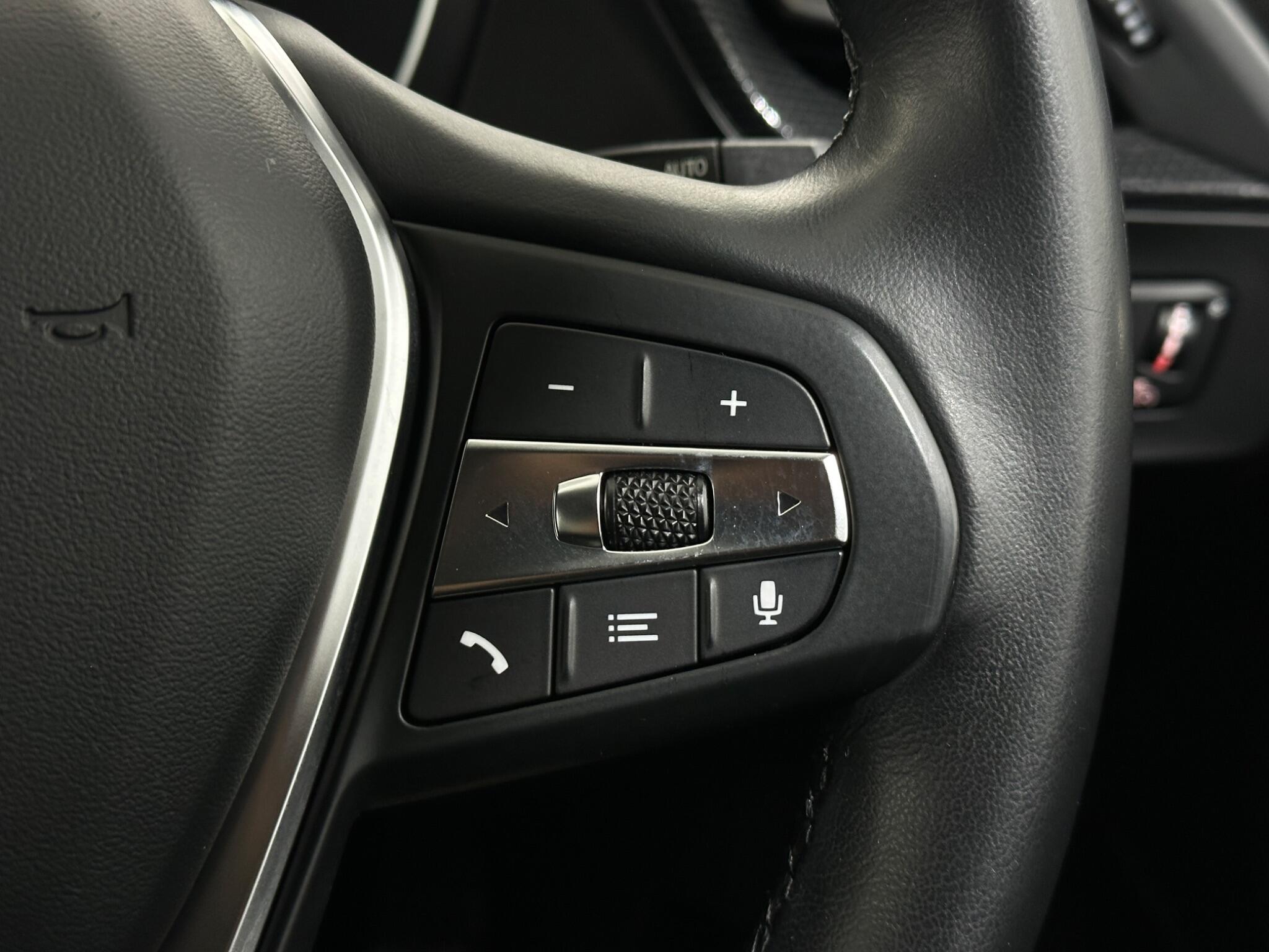 BMW 1 Series view 16