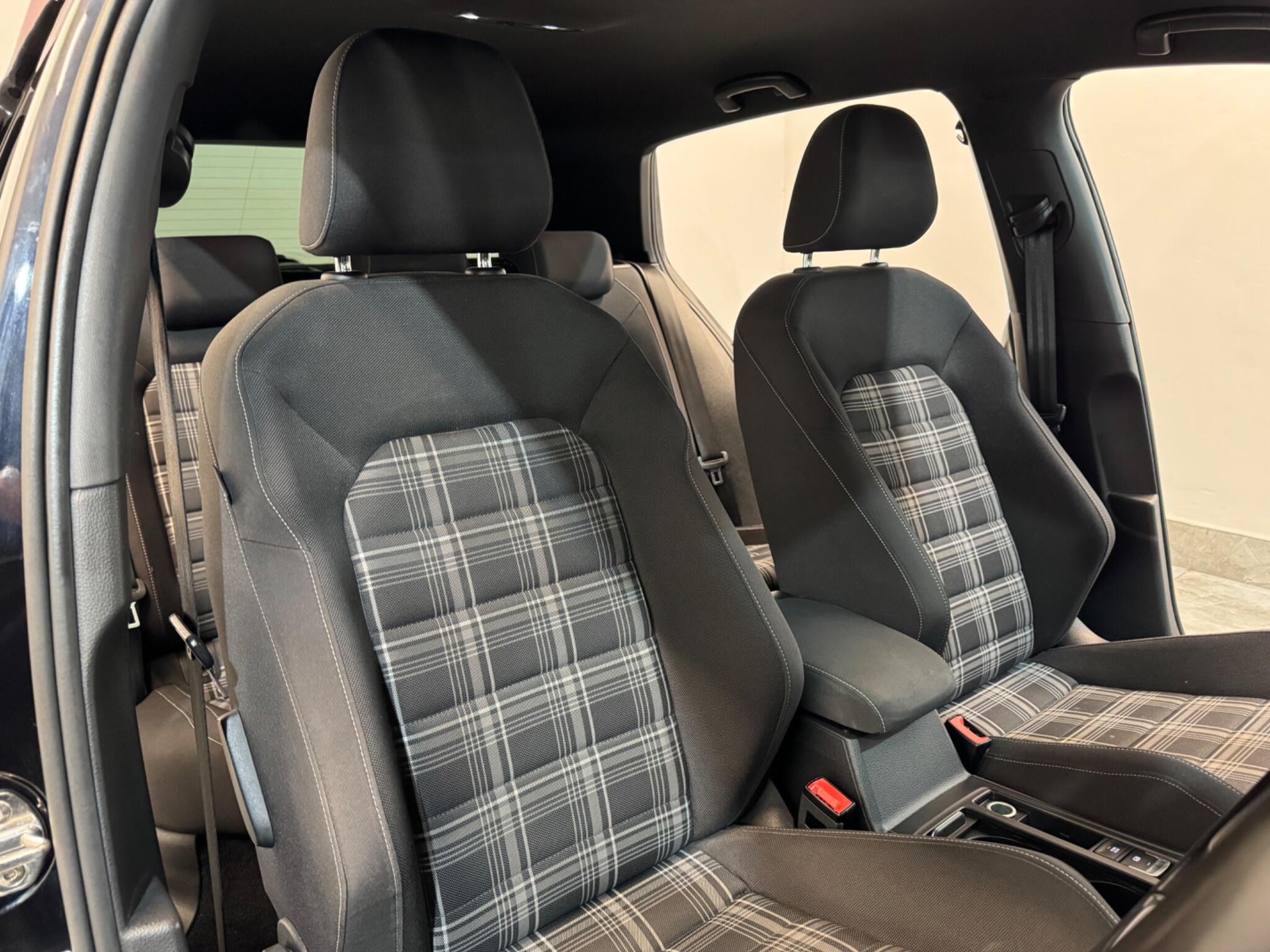 Volkswagen Golf view 27