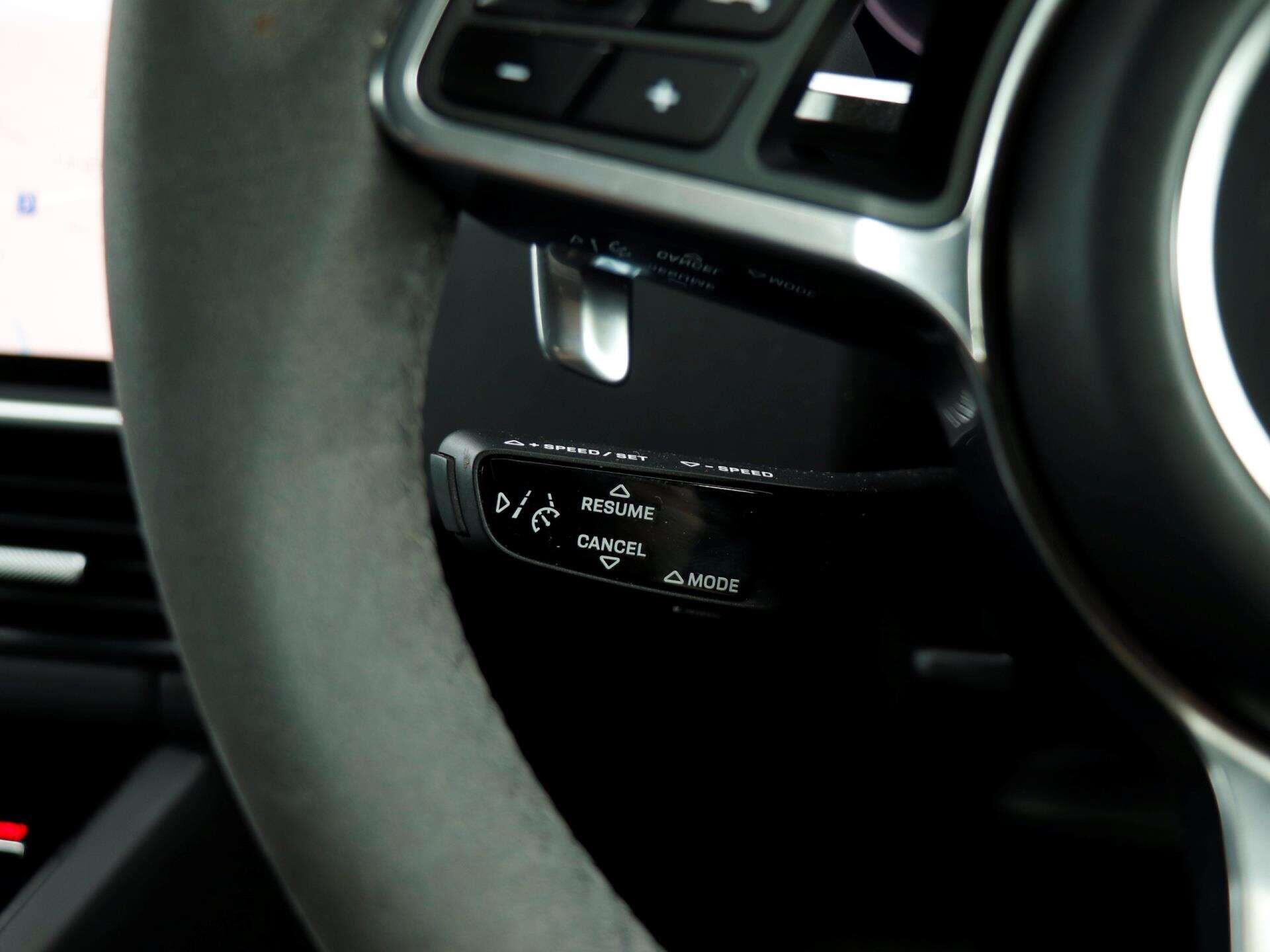 Porsche Cayenne view 20