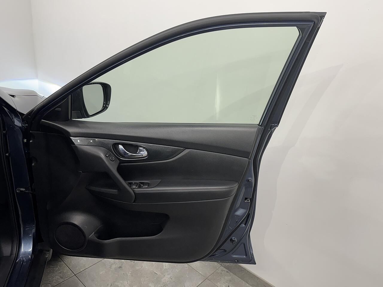Nissan X-Trail view 12
