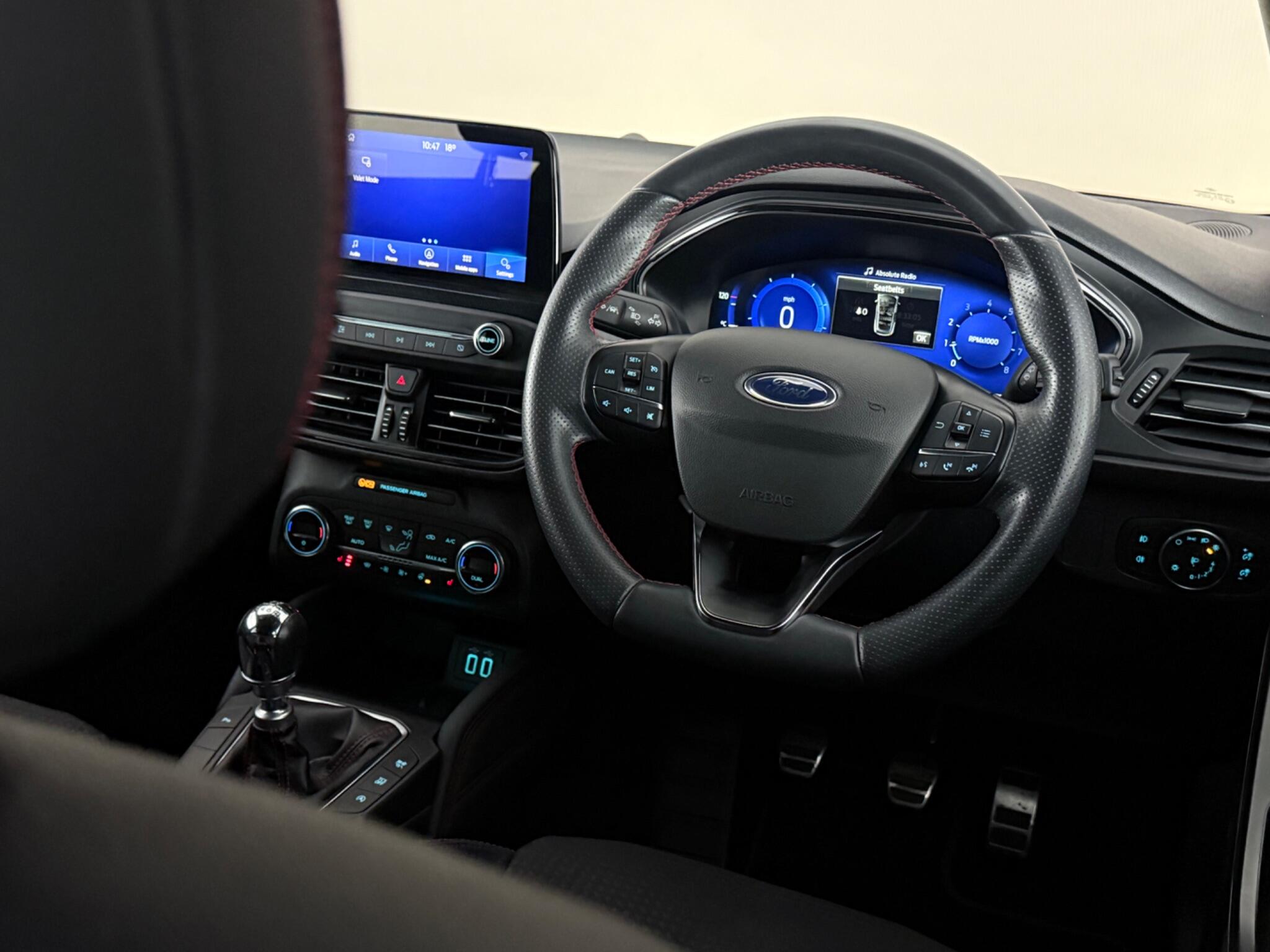 Ford Focus view 13