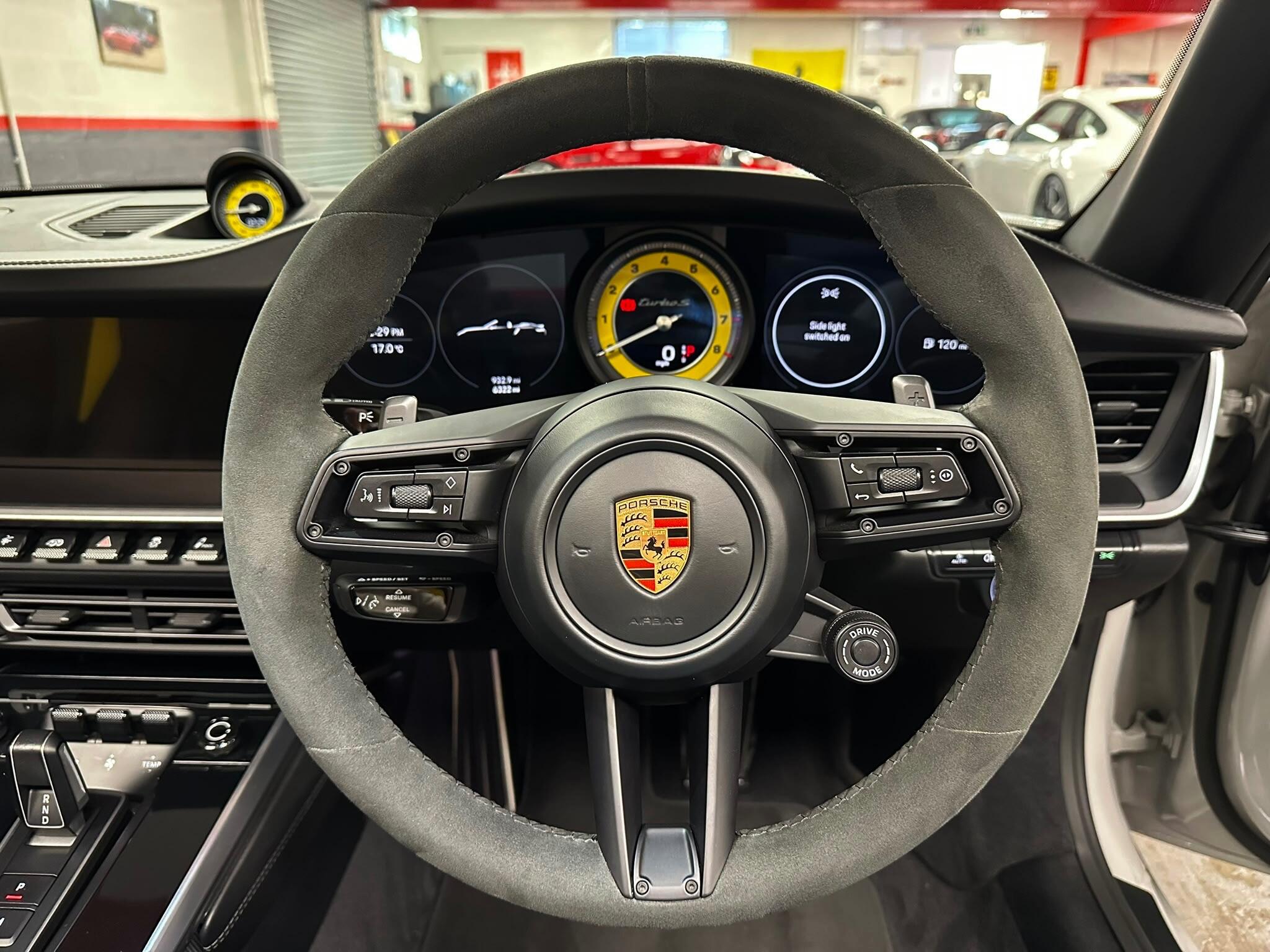 Porsche 911 view 14