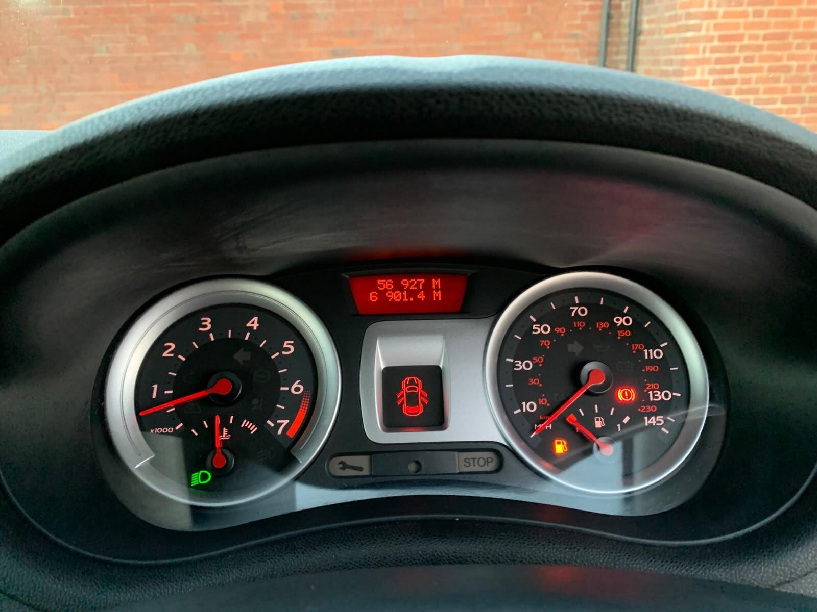 Renault Clio - Image 22