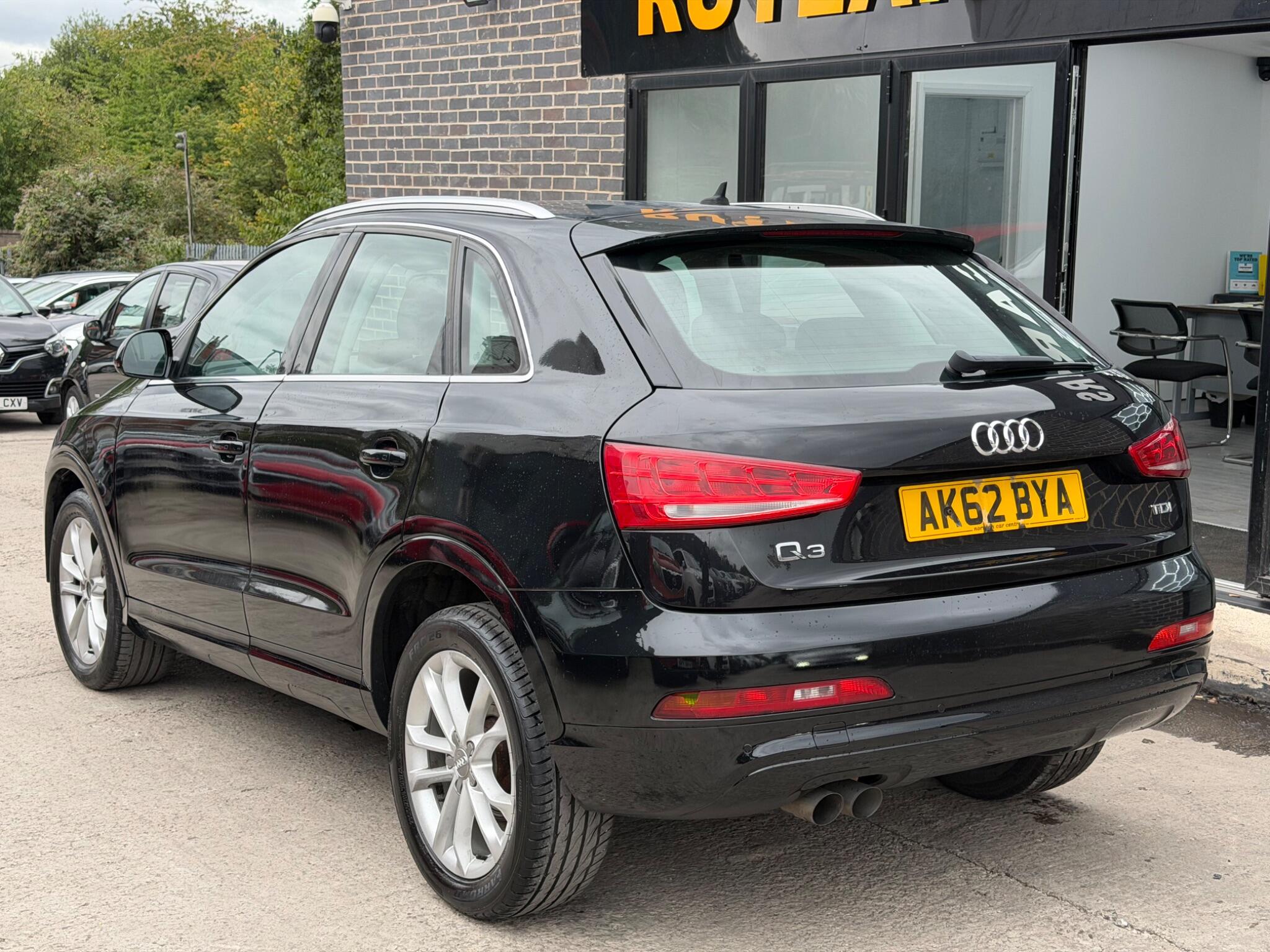 Audi Q3 view 6
