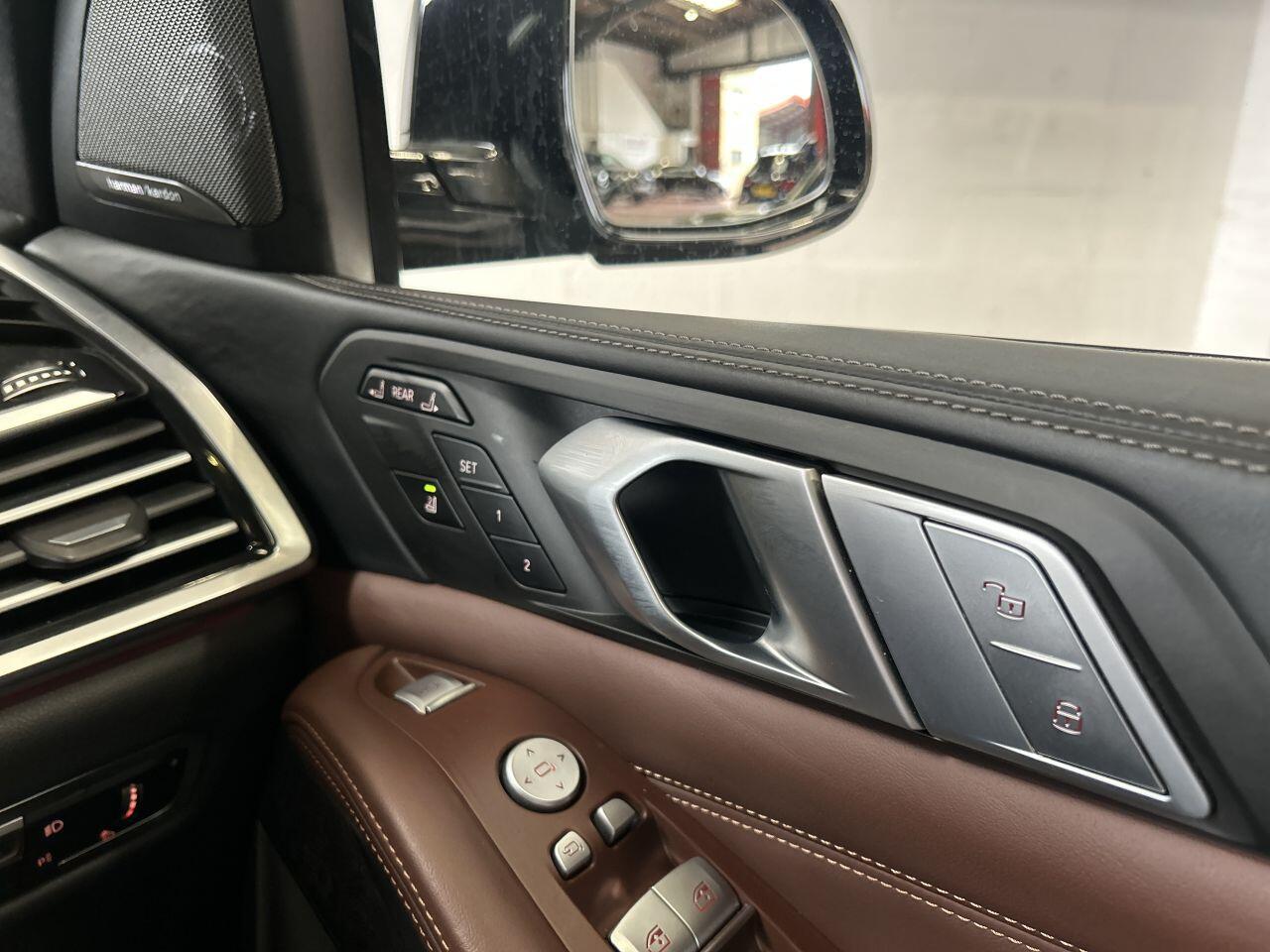 BMW X7 view 63