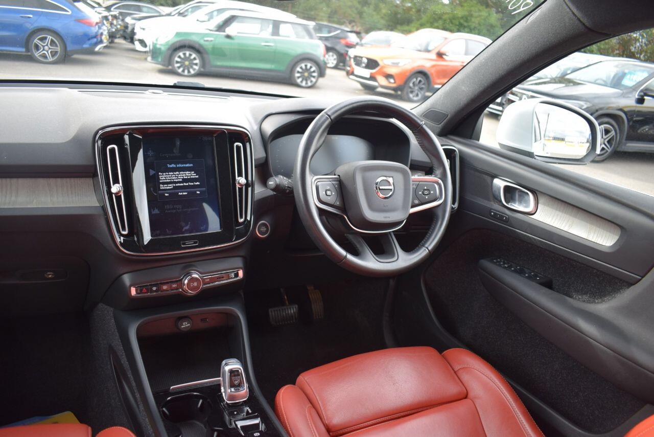 Volvo XC40 view 9