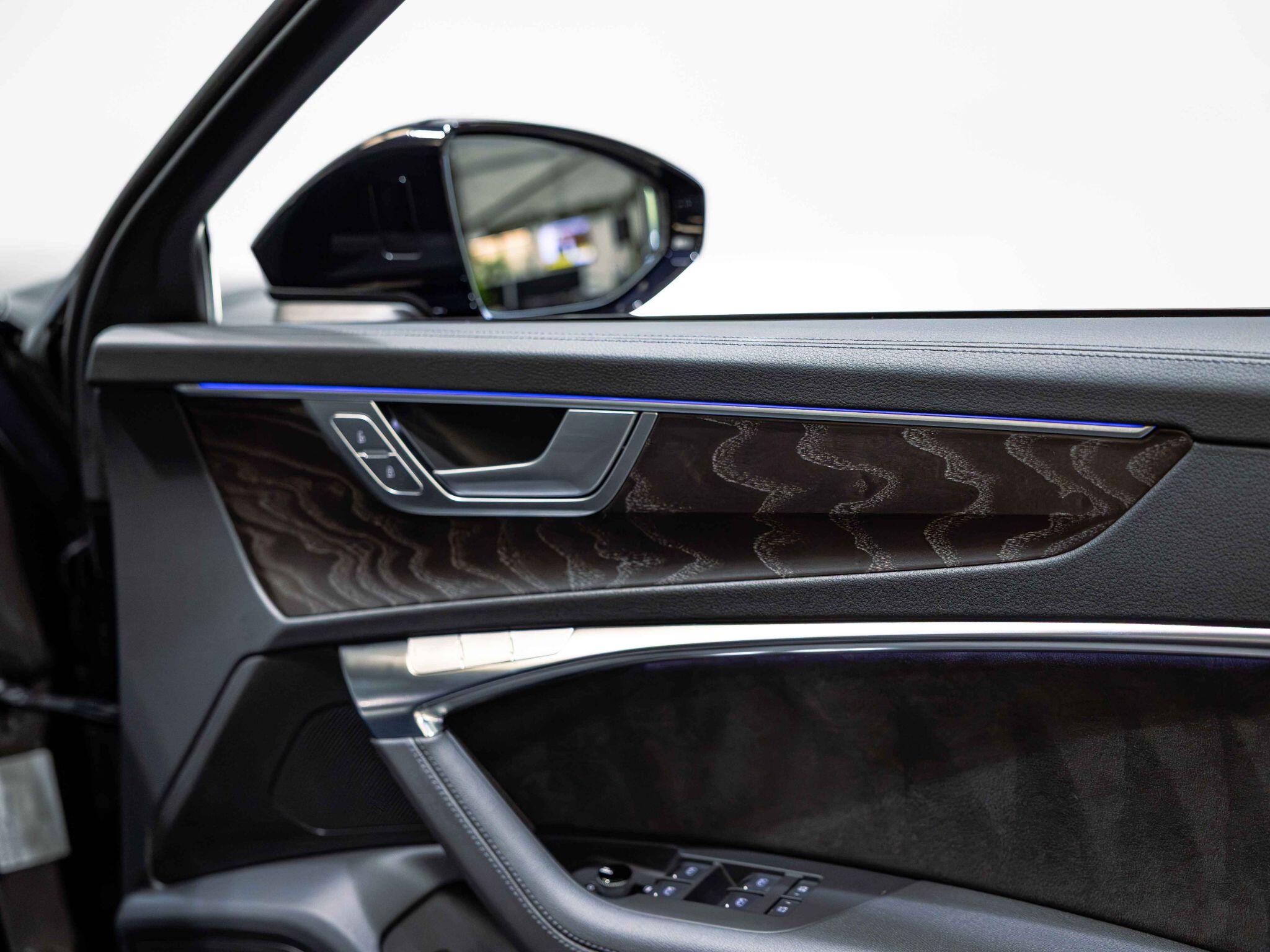 Audi RS6 Avant view 24