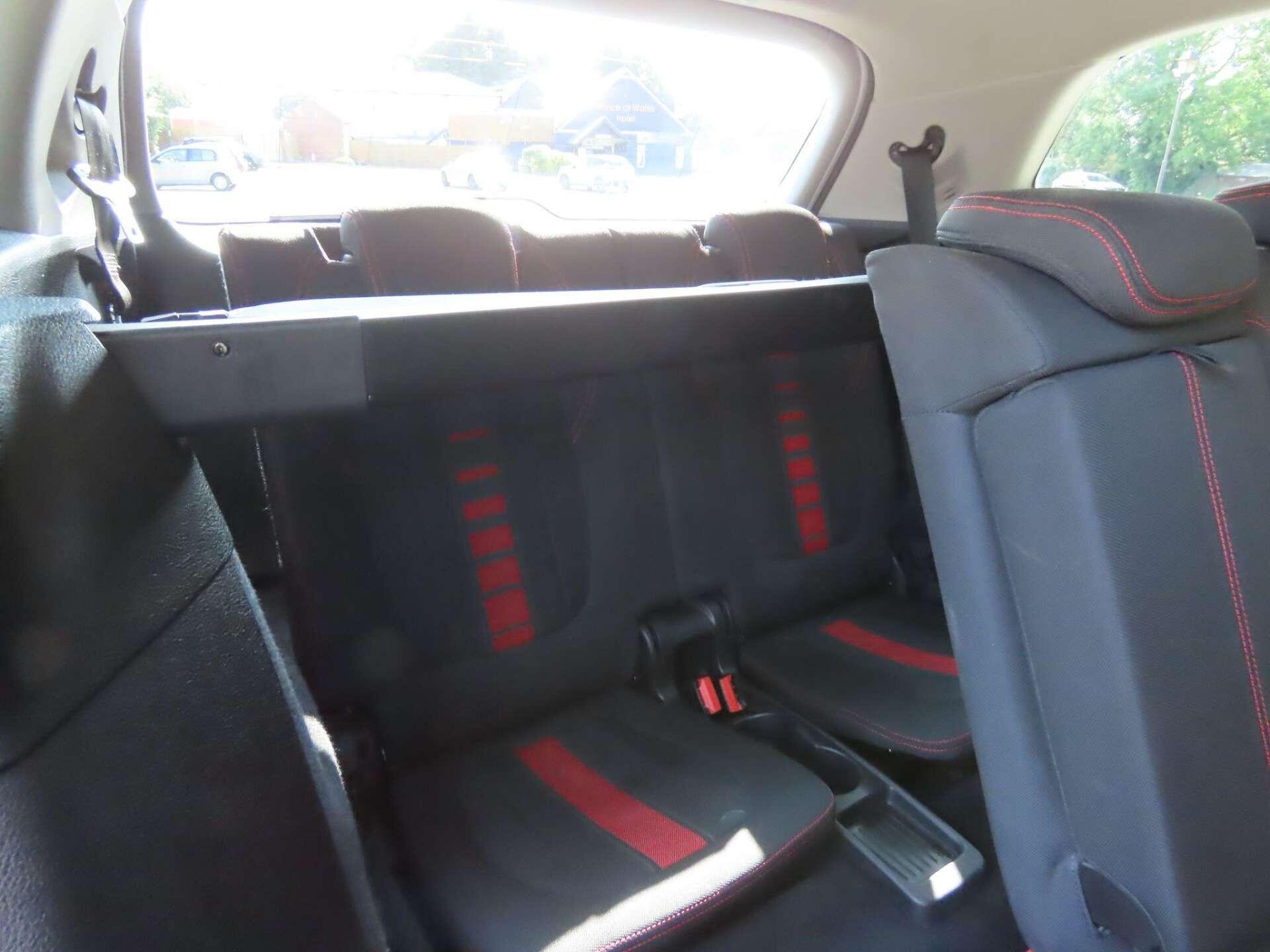 BMW 2 Series view 10