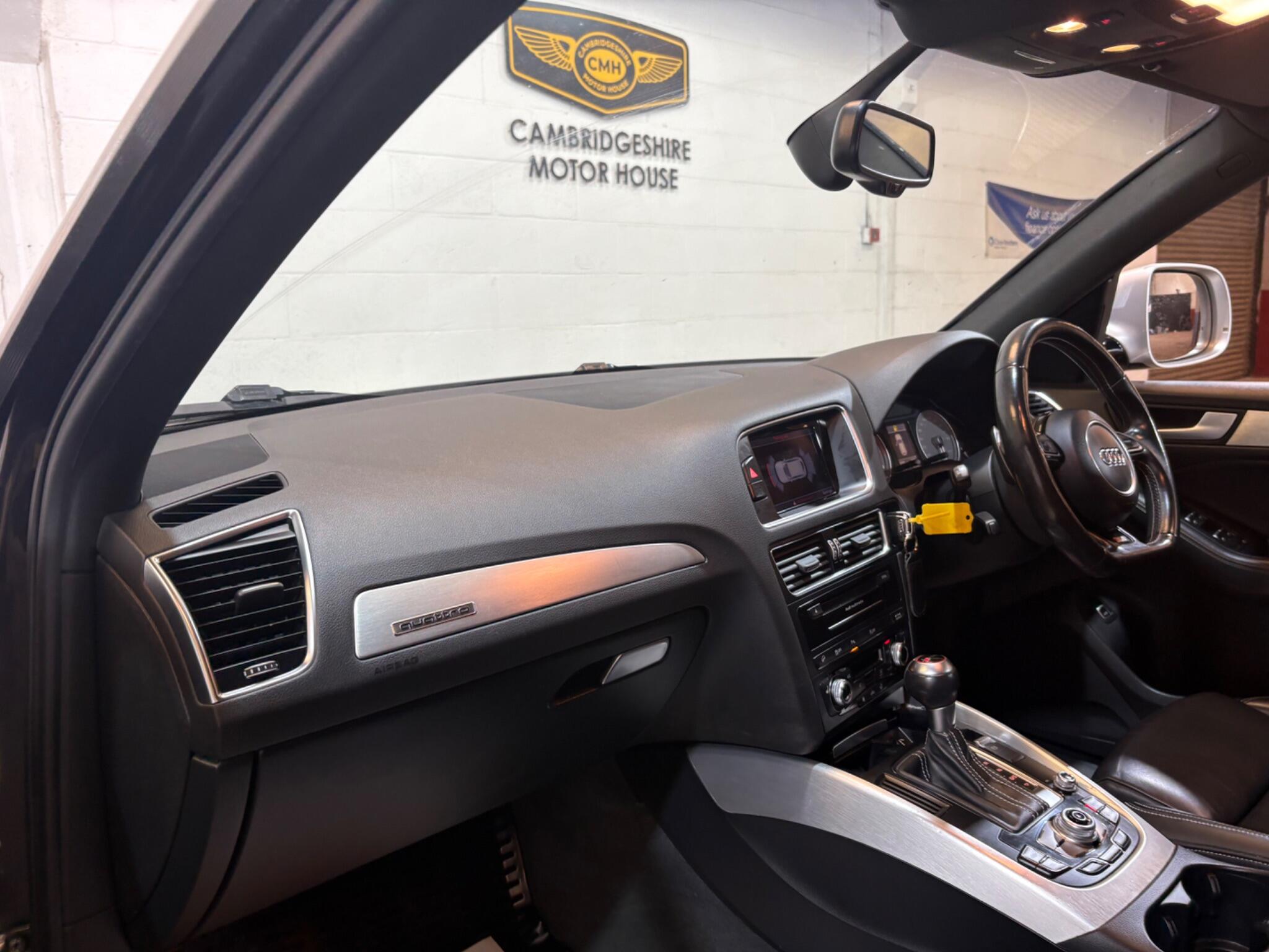 Audi SQ5 view 21
