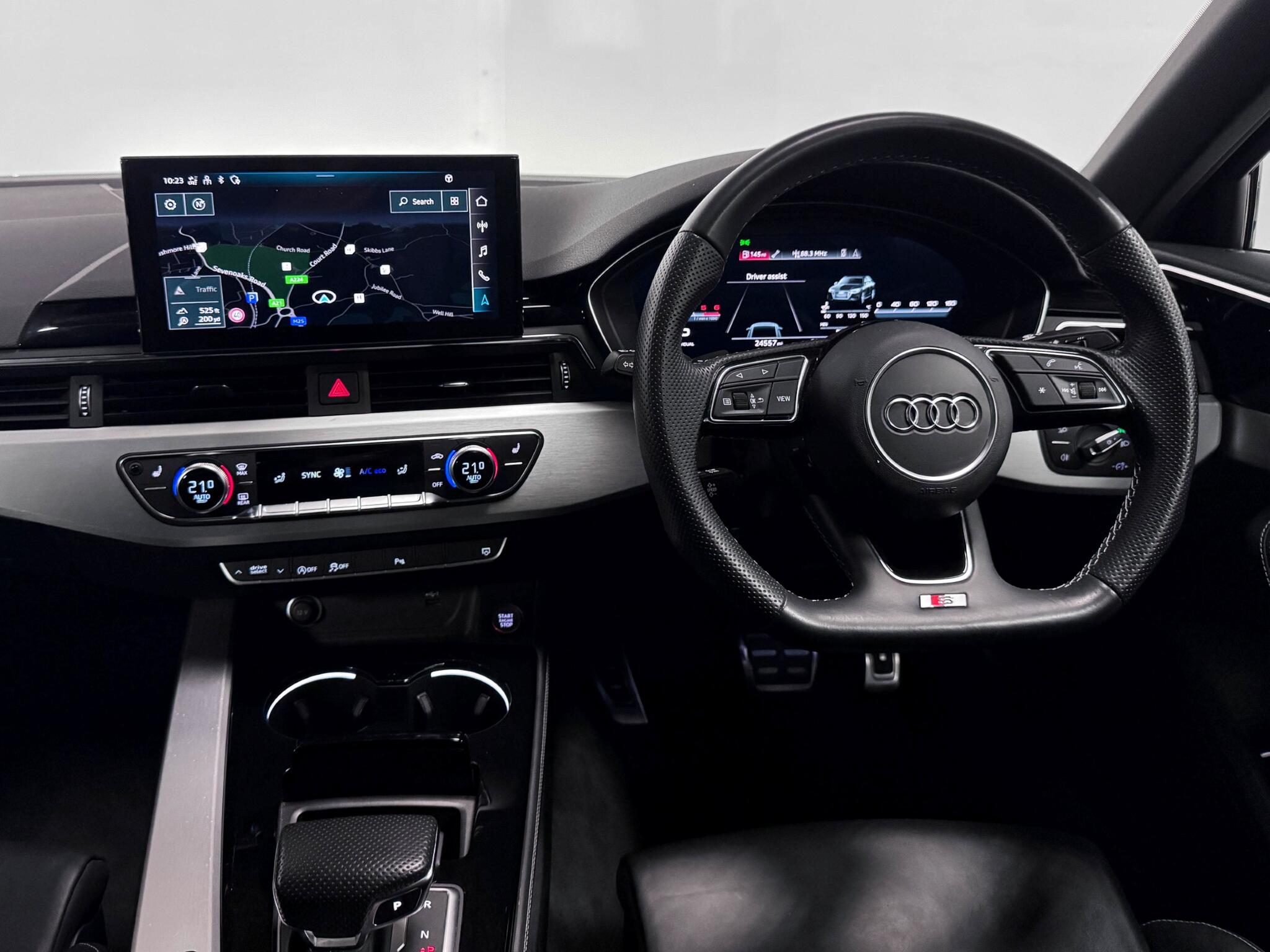 Audi S4 view 14
