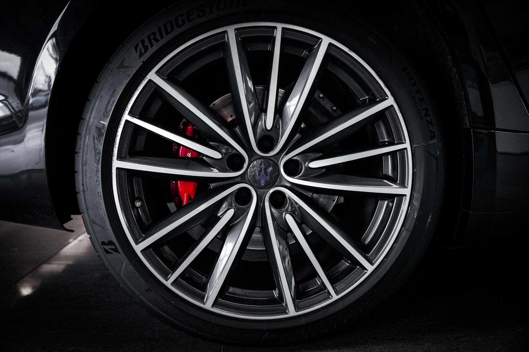Maserati Quattroporte view 27