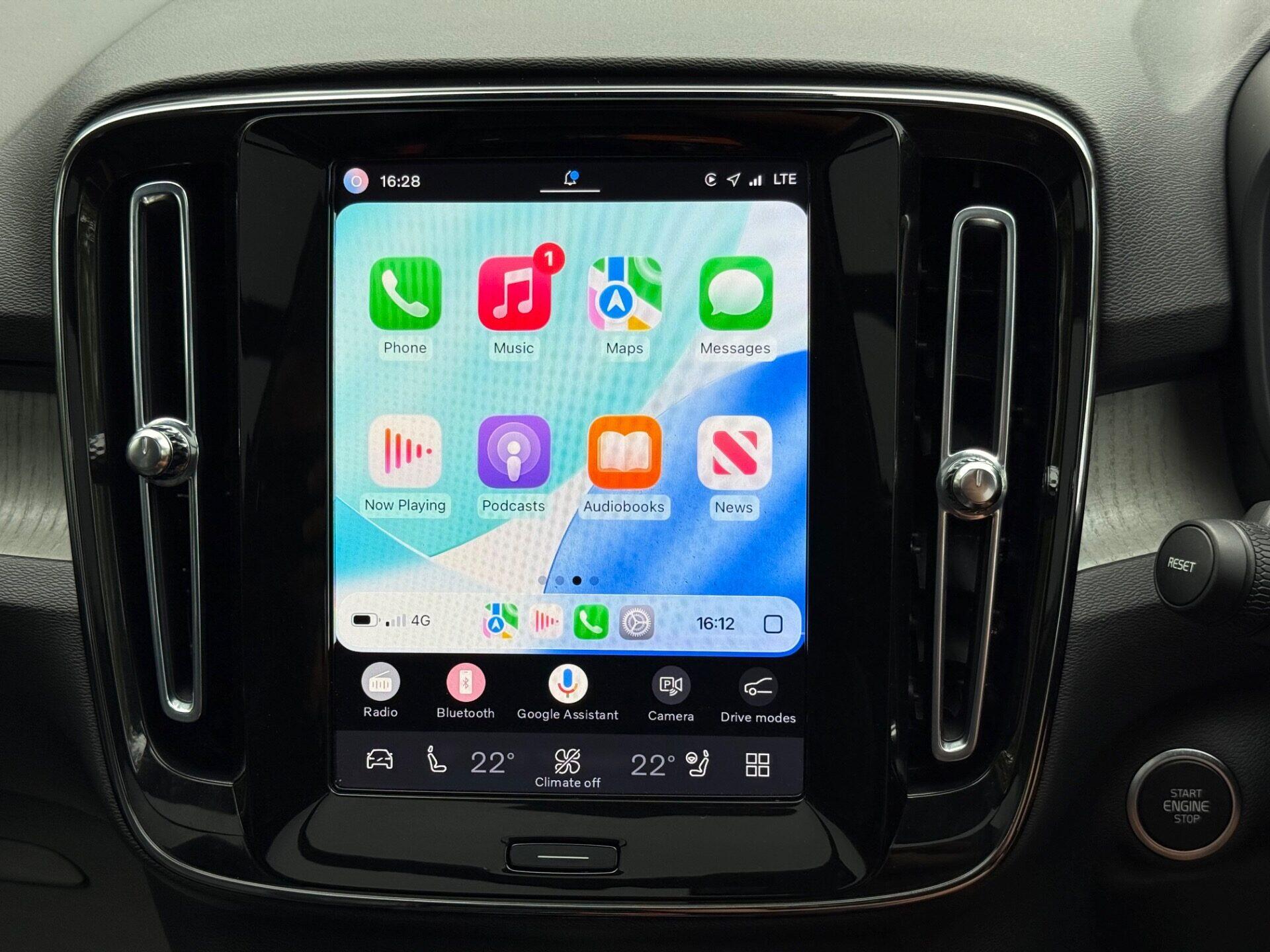 Volvo XC40 view 10