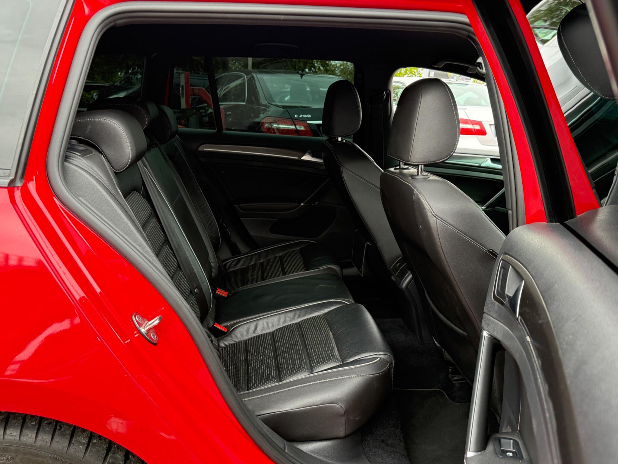 Volkswagen Golf - Image 15