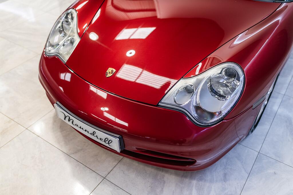 Porsche 911 view 15