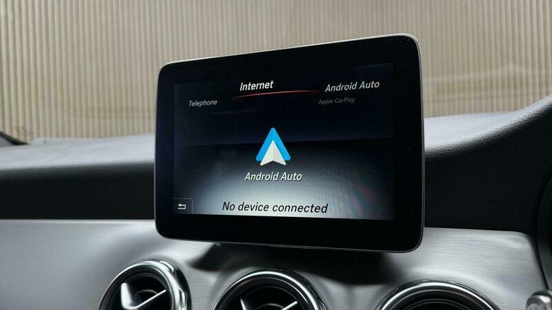 Mercedes-Benz GLA view 26