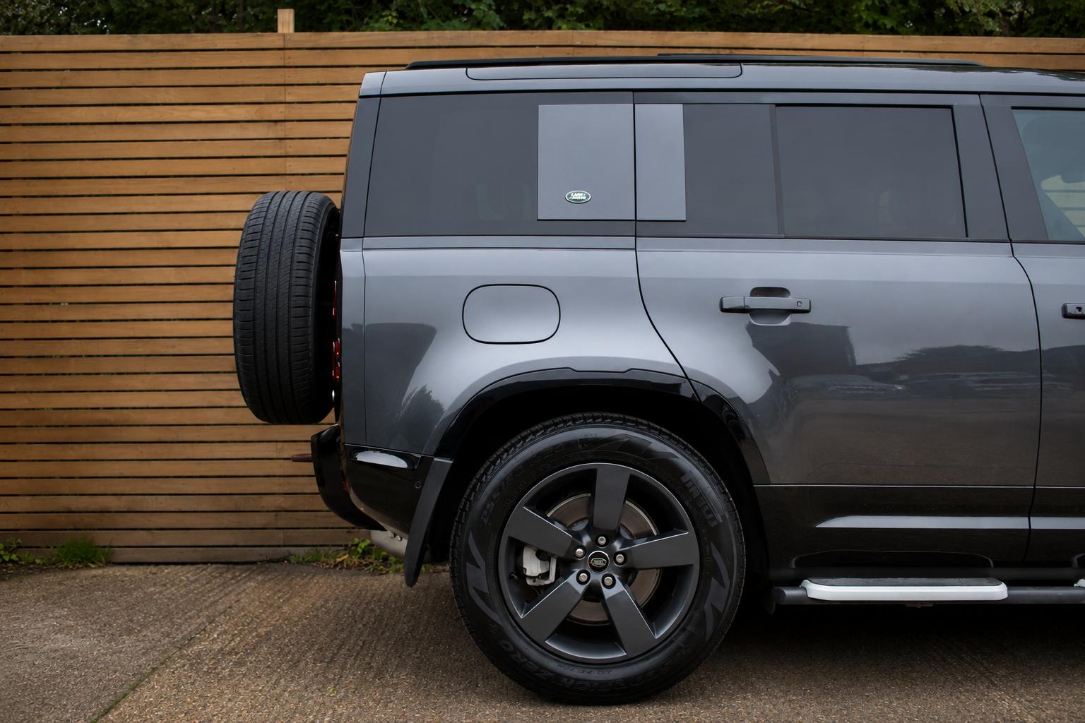 Land Rover Defender view 51