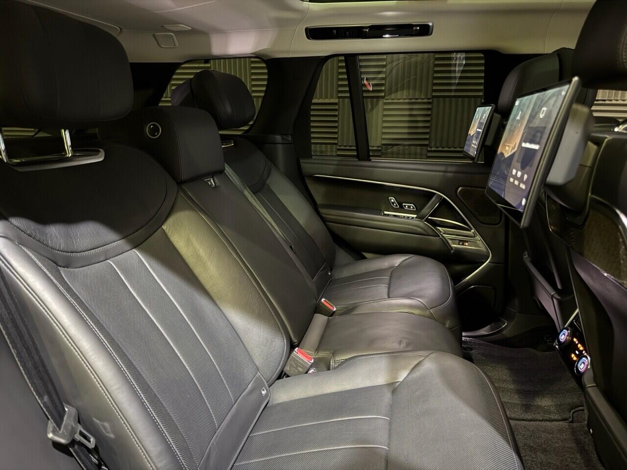 Land Rover Range Rover view 20