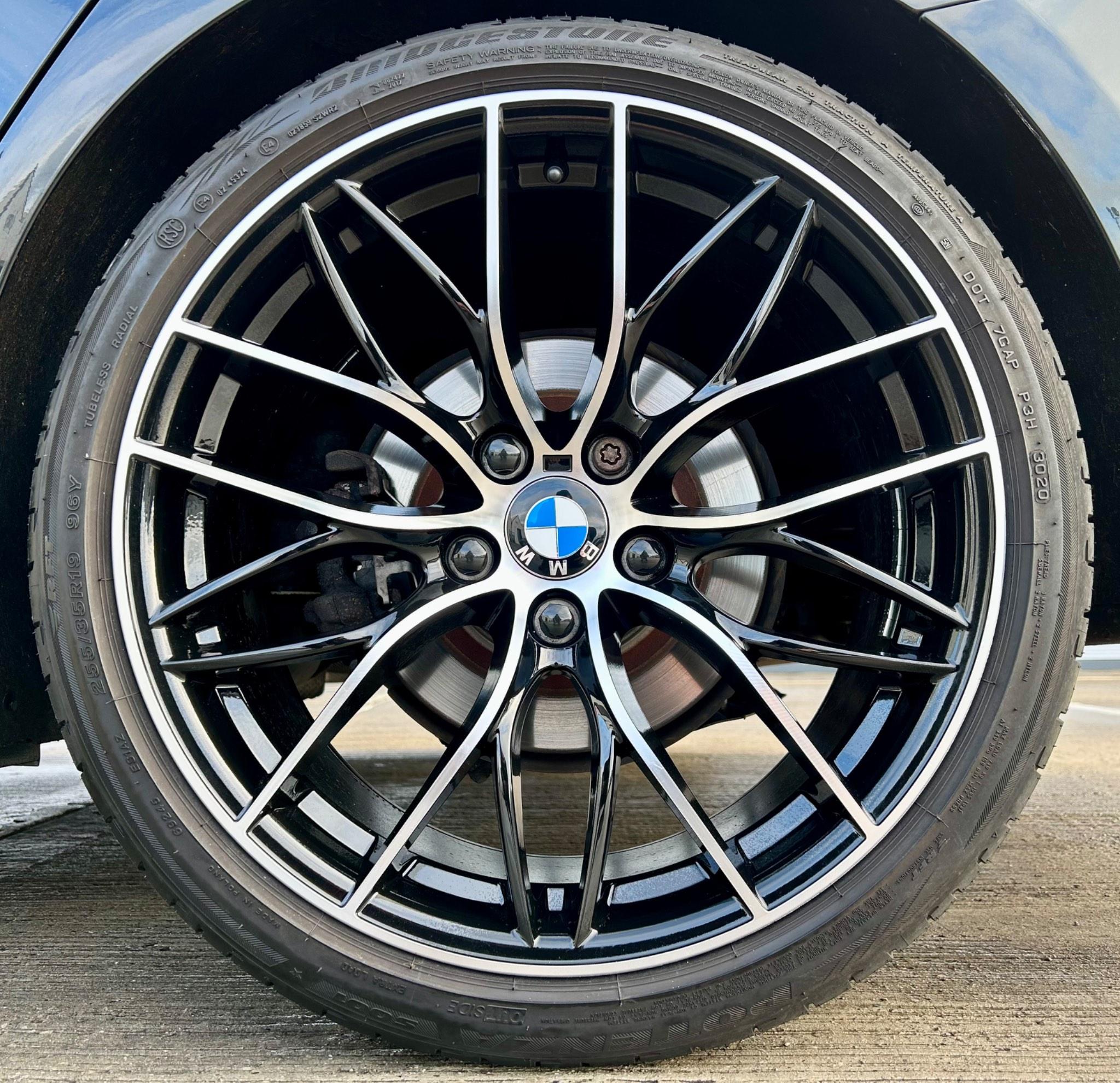 BMW 3 Series view 15