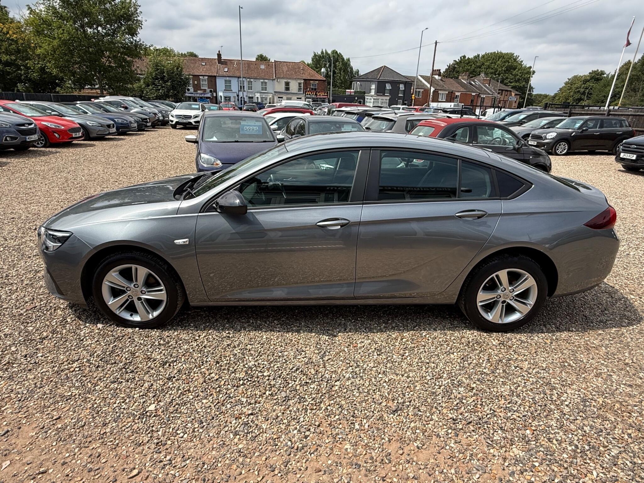 Vauxhall Insignia view 6