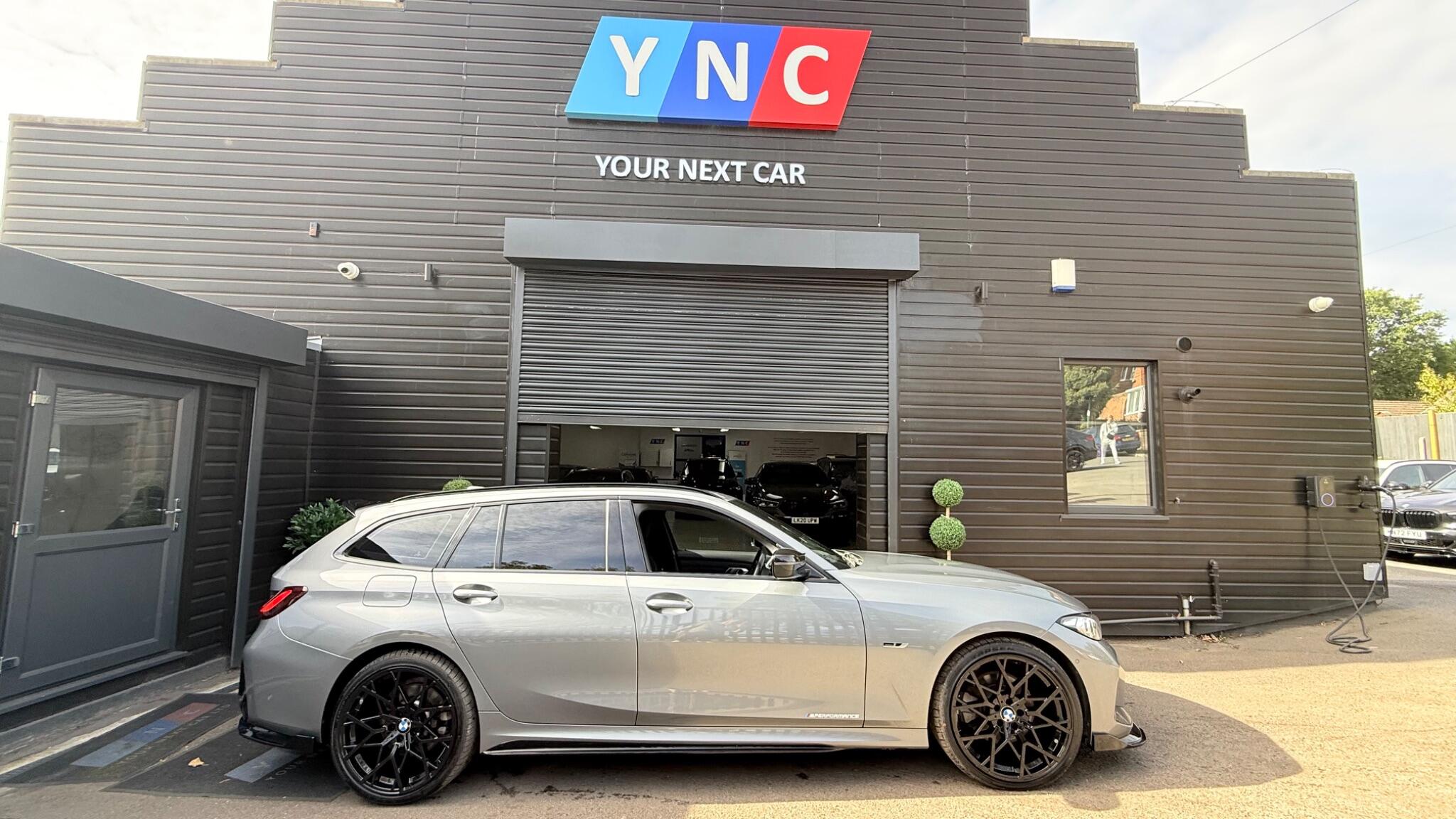 BMW 3 Series view 5