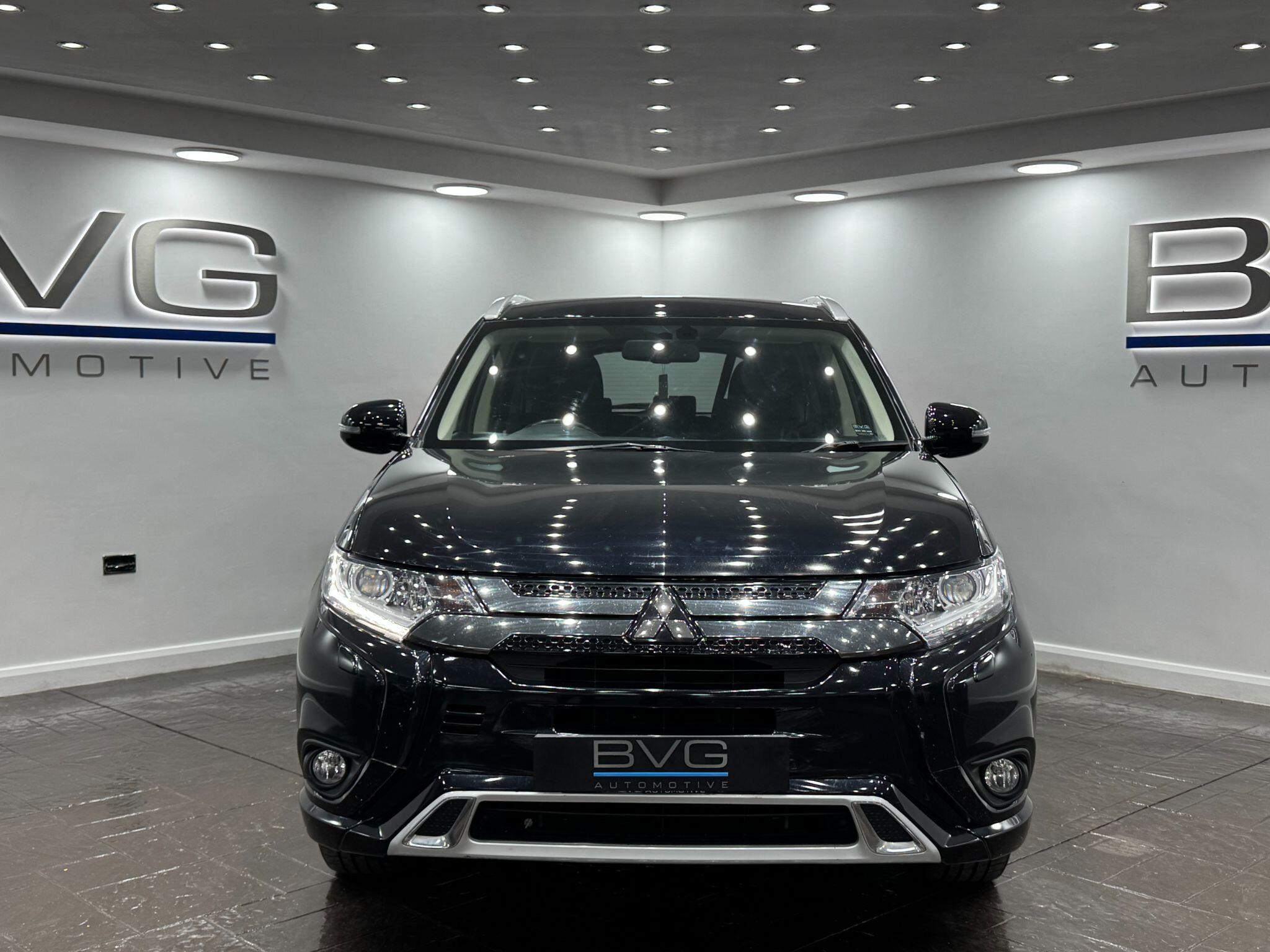 Mitsubishi Outlander view 4