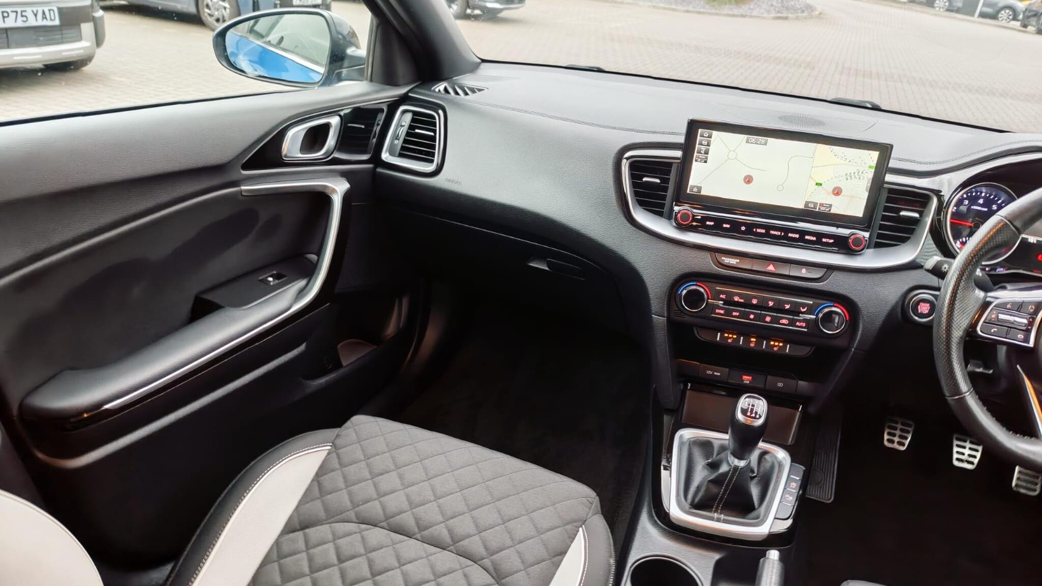 Kia Ceed view 17