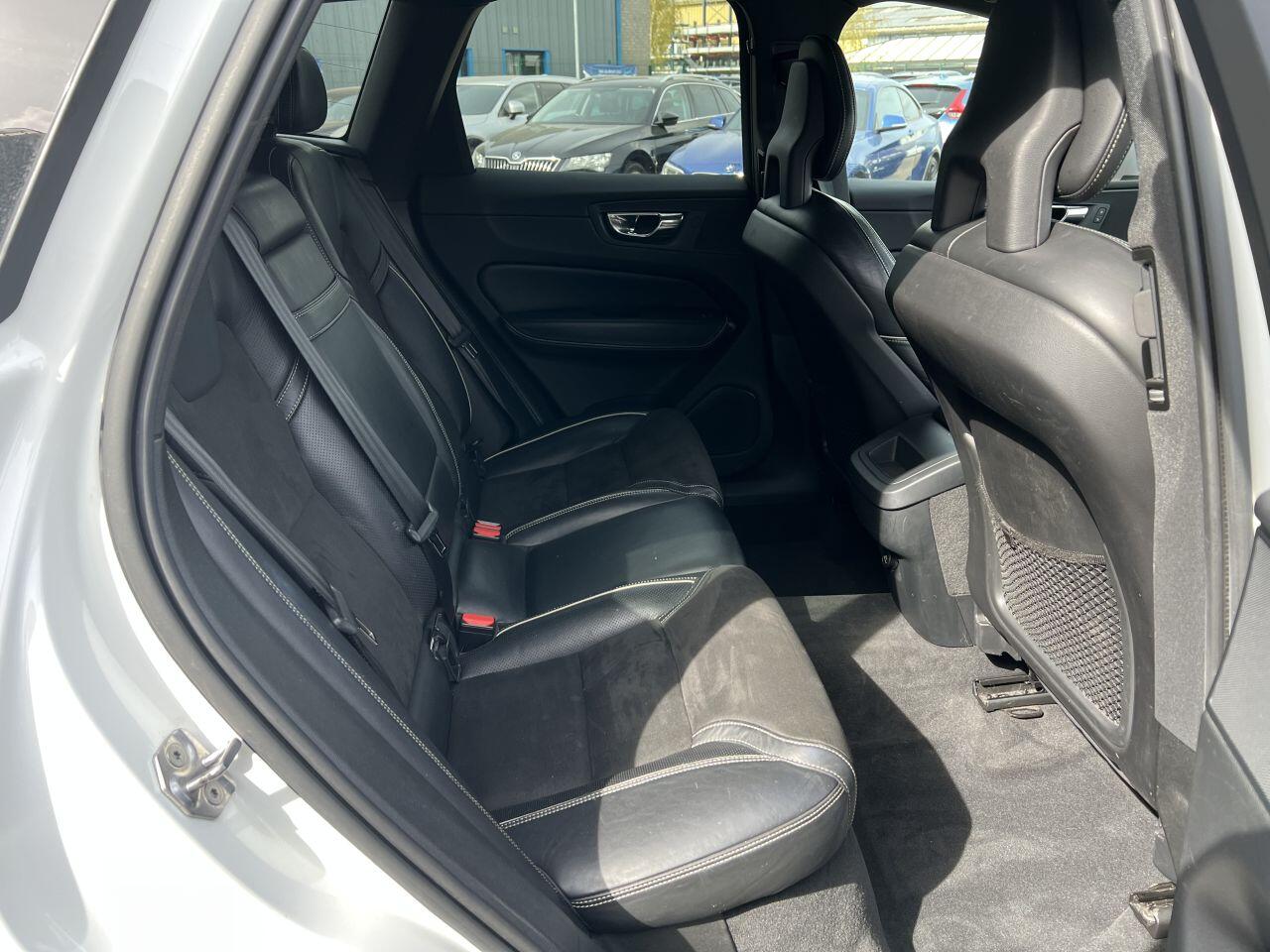 Volvo XC60 view 19