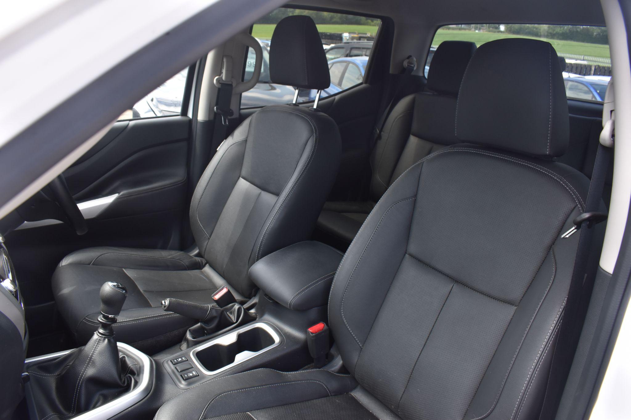 Navara - 2.3 dCi Tekna 4WD Euro 6 (s/s) 4dr - Image 21