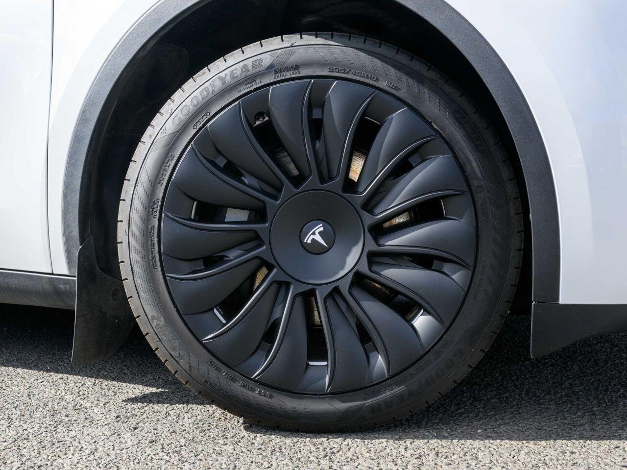 Tesla Model Y view 8