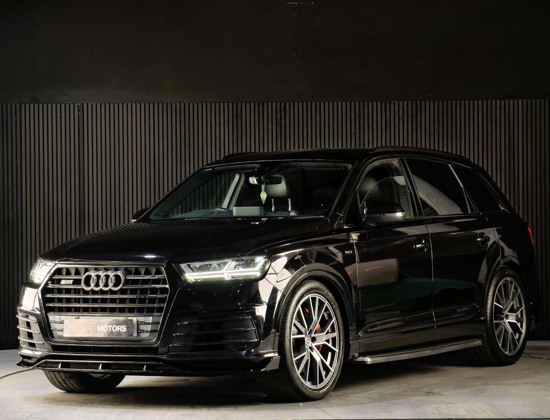 Audi SQ7 view 3