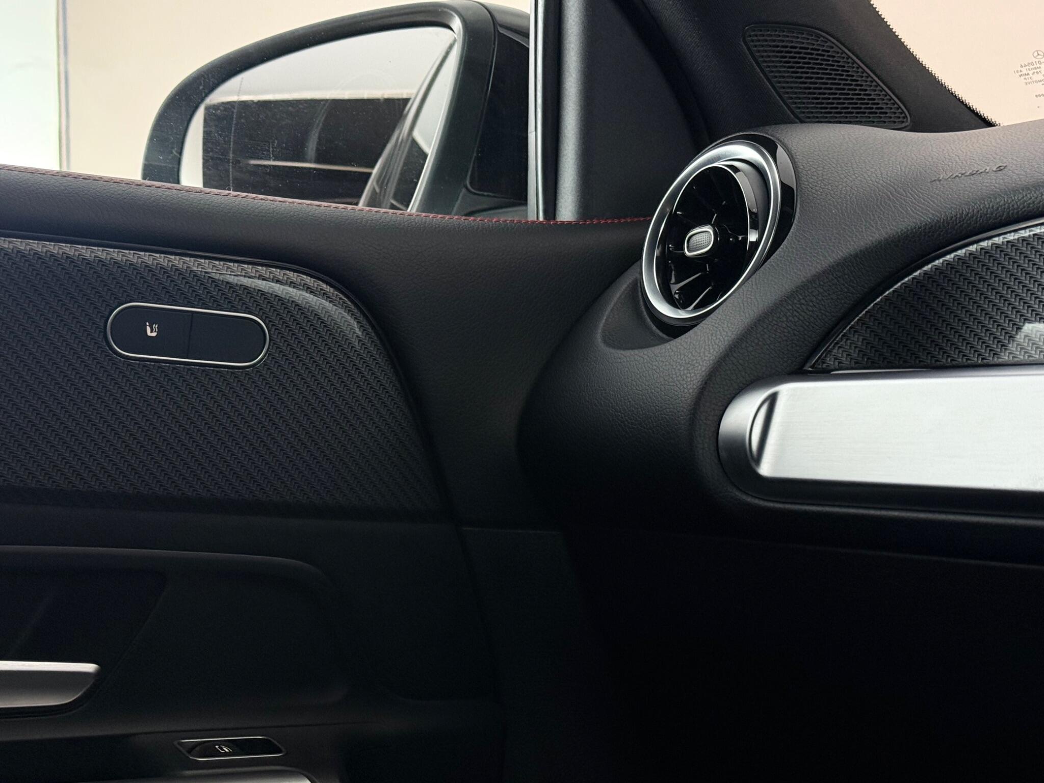 Mercedes-Benz GLB view 34