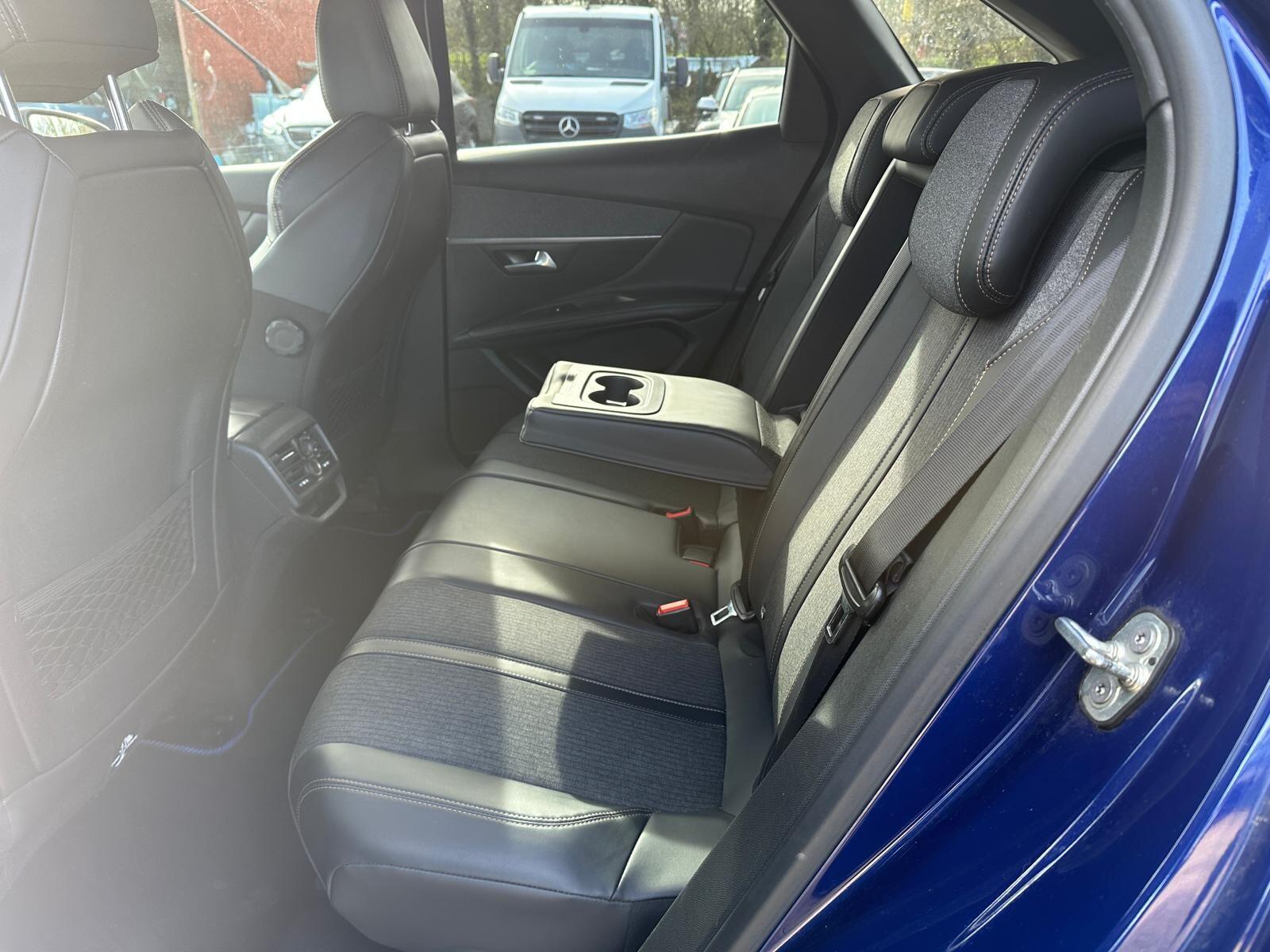 Peugeot 3008 view 10