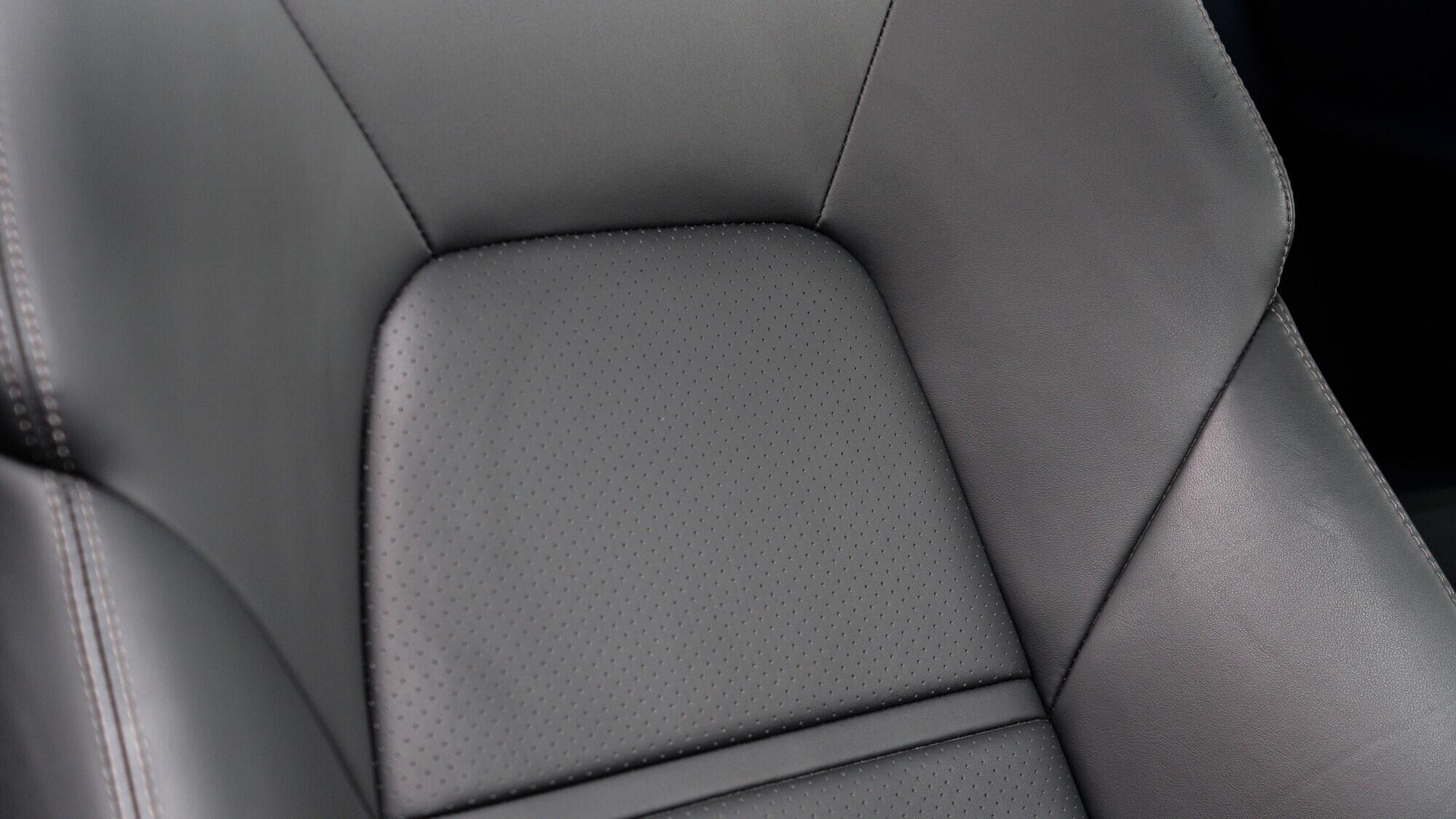 Porsche Cayenne view 39