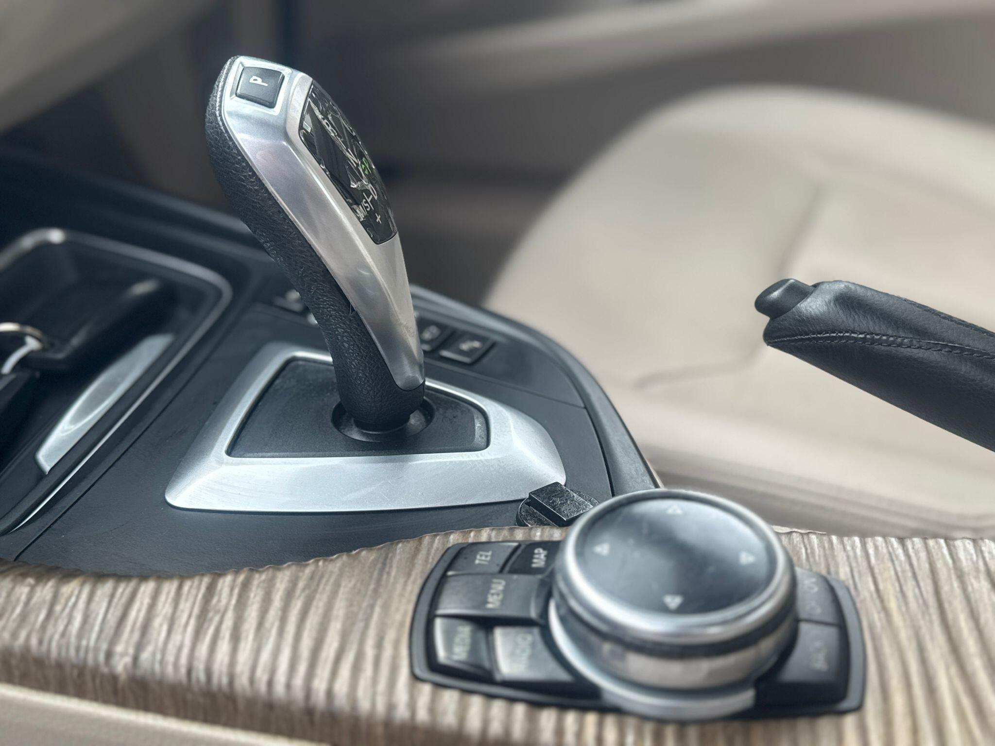 BMW 3 Series view 11
