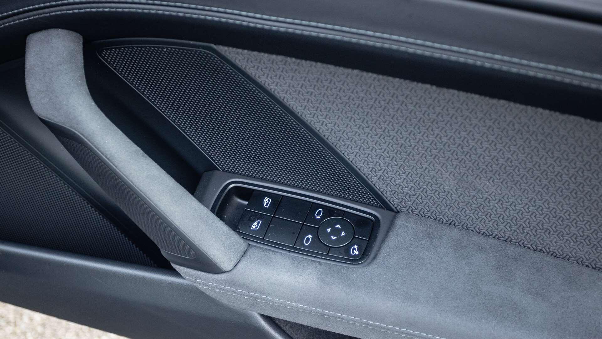 Porsche 911 view 37