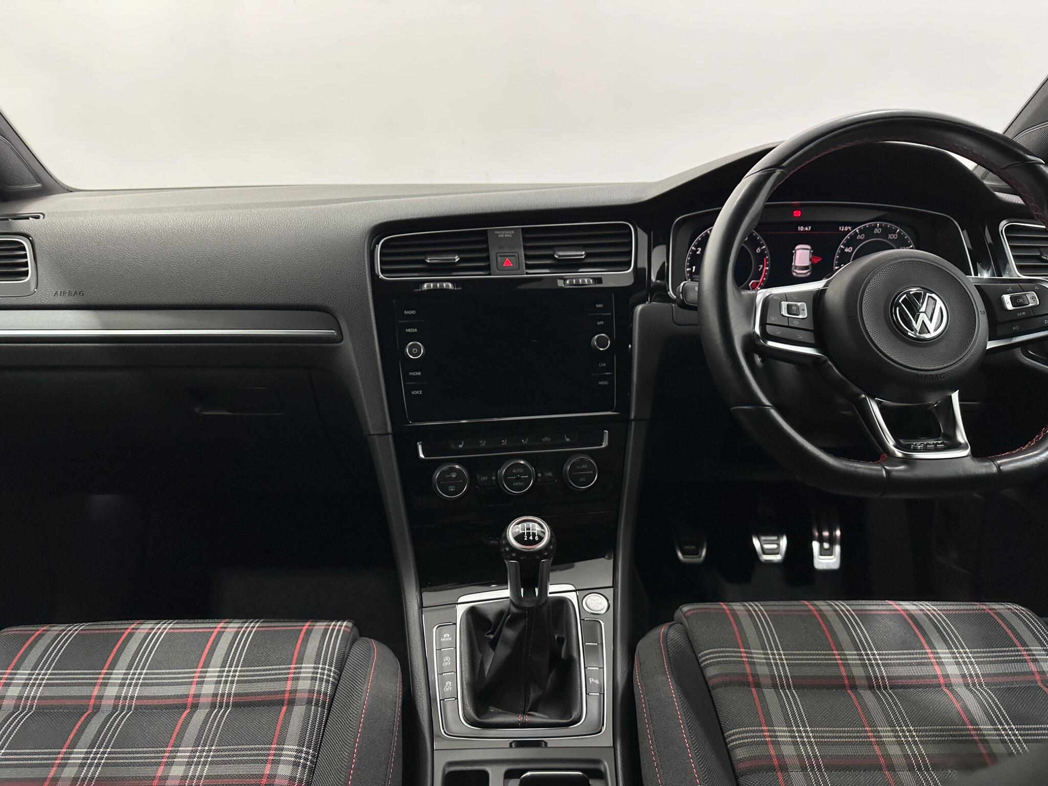 Volkswagen Golf view 20