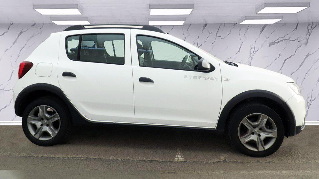 Dacia Sandero view 8