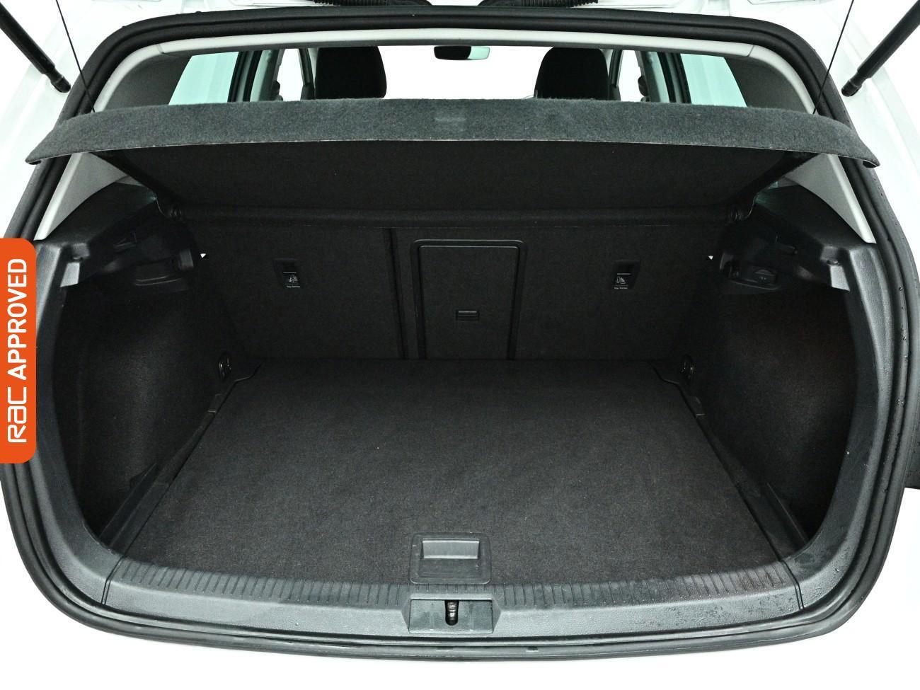 Volkswagen Golf view 26