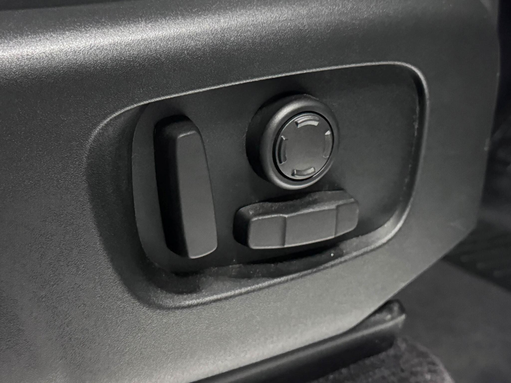 Land Rover Range Rover Sport view 22