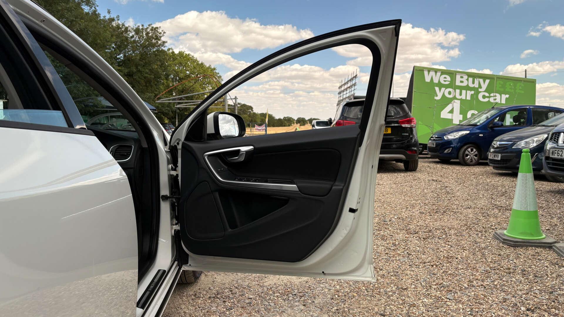 Volvo V60 view 37
