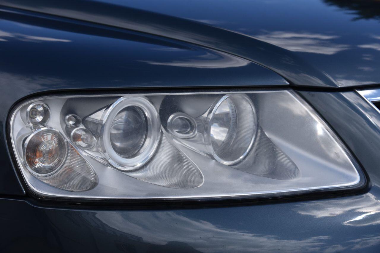 Volkswagen Touareg view 10