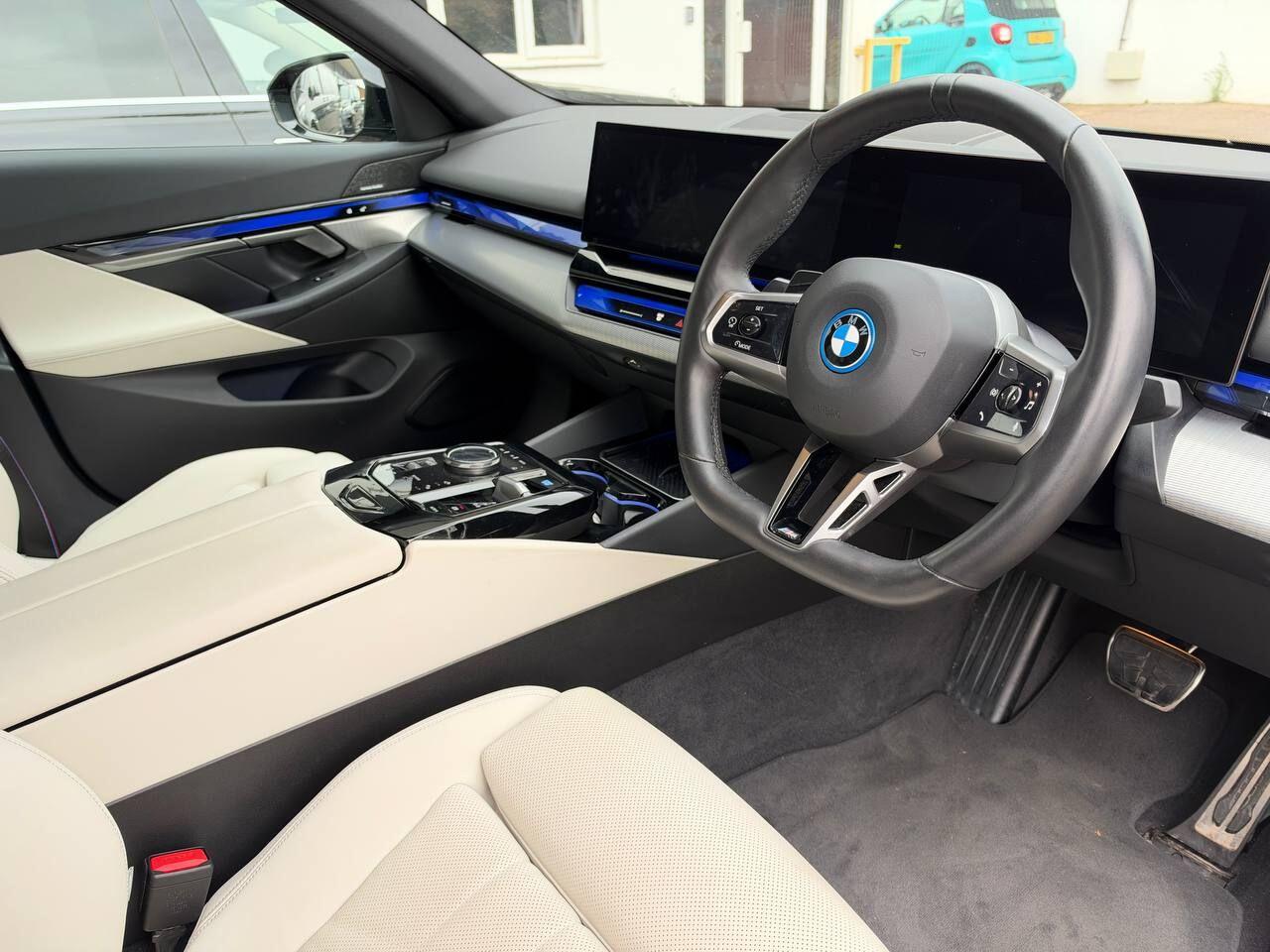 BMW i5 view 11