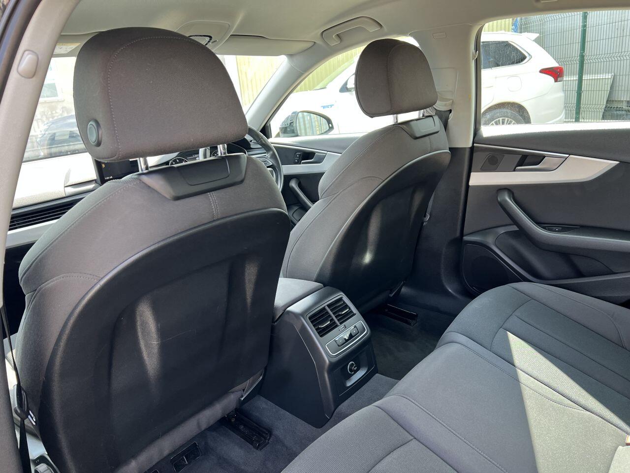 Audi A4 view 26