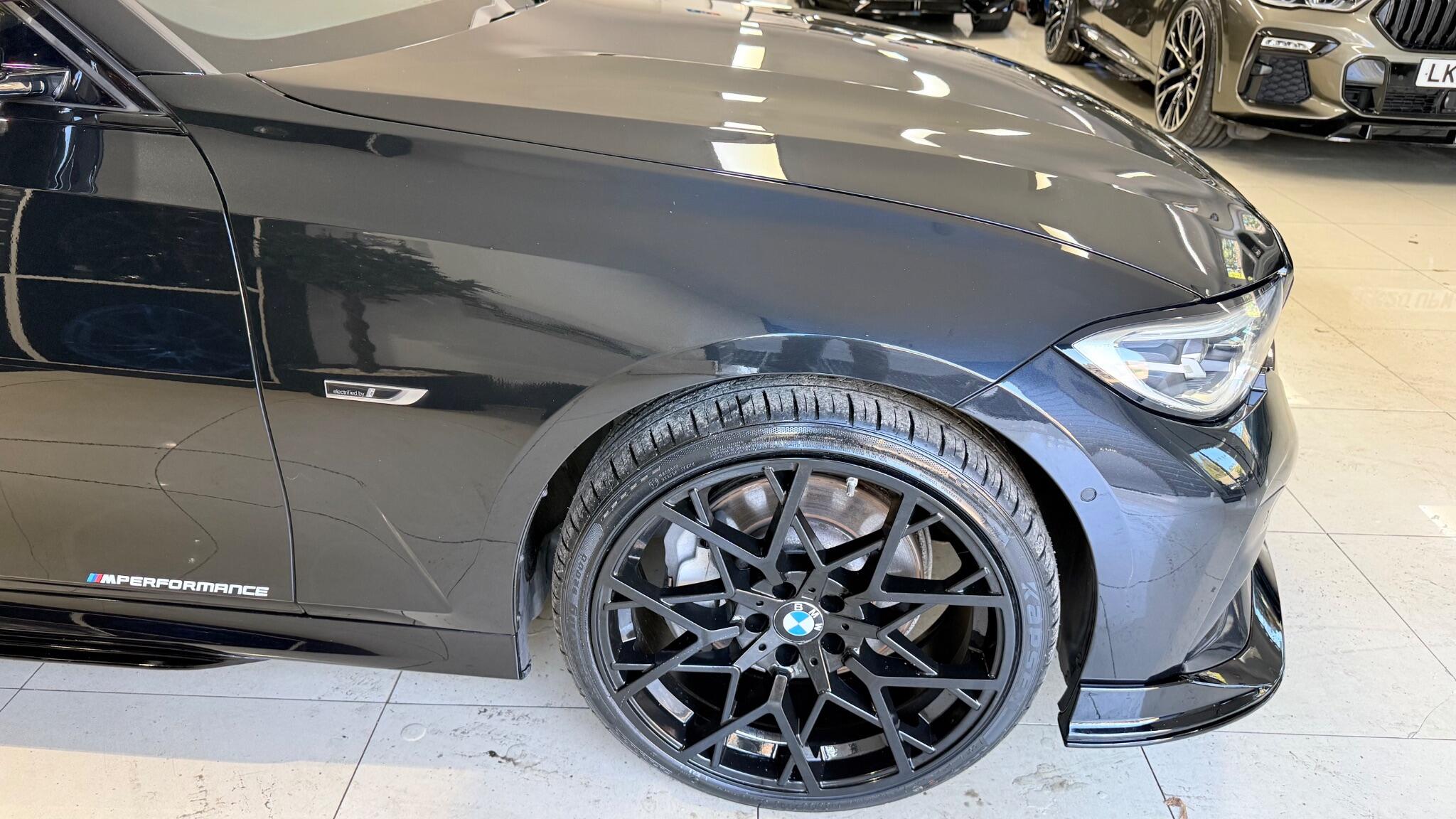 BMW 3 Series view 41