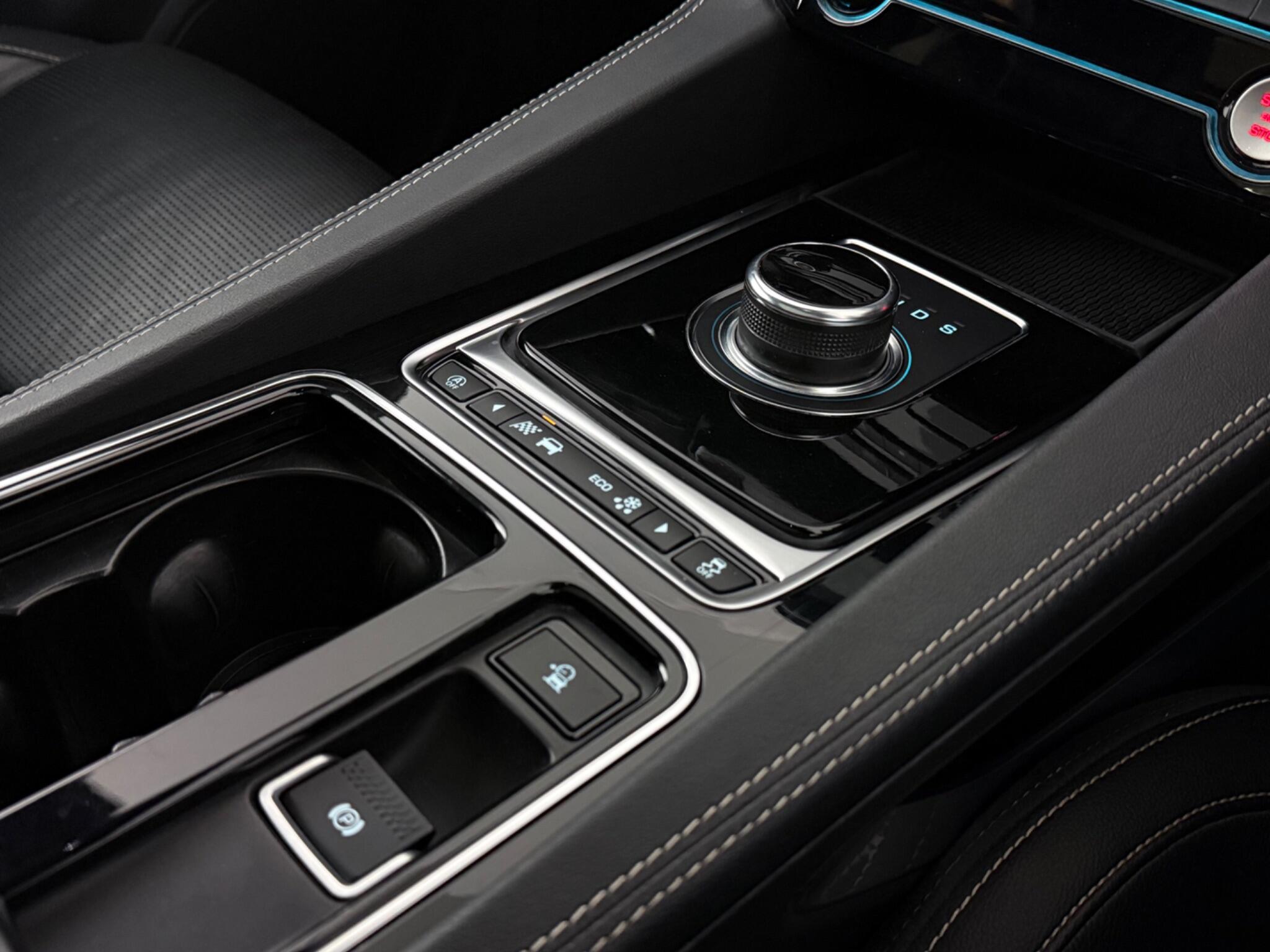 Jaguar F-Pace view 22