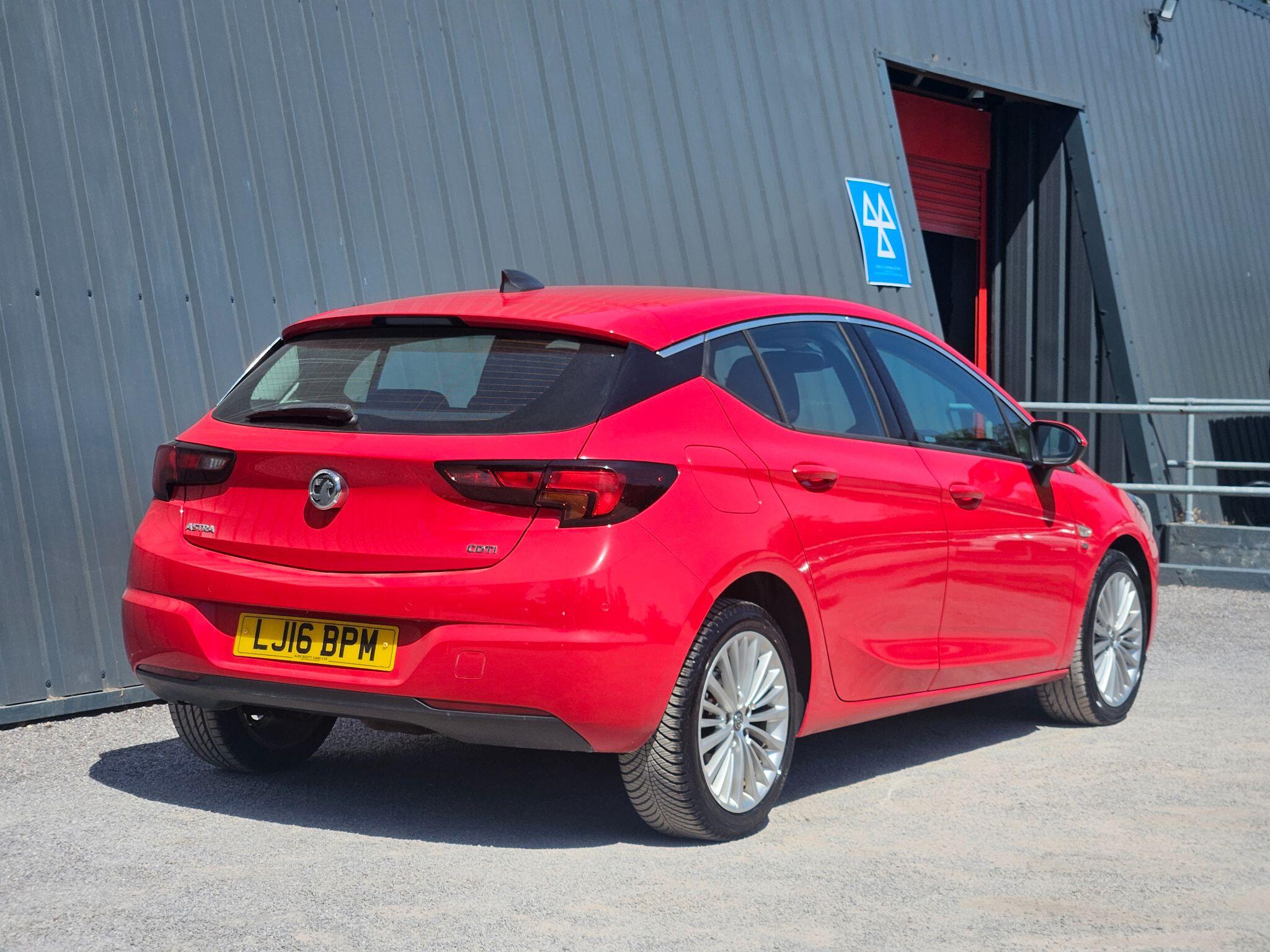 2016 Vauxhall Astra image 10
