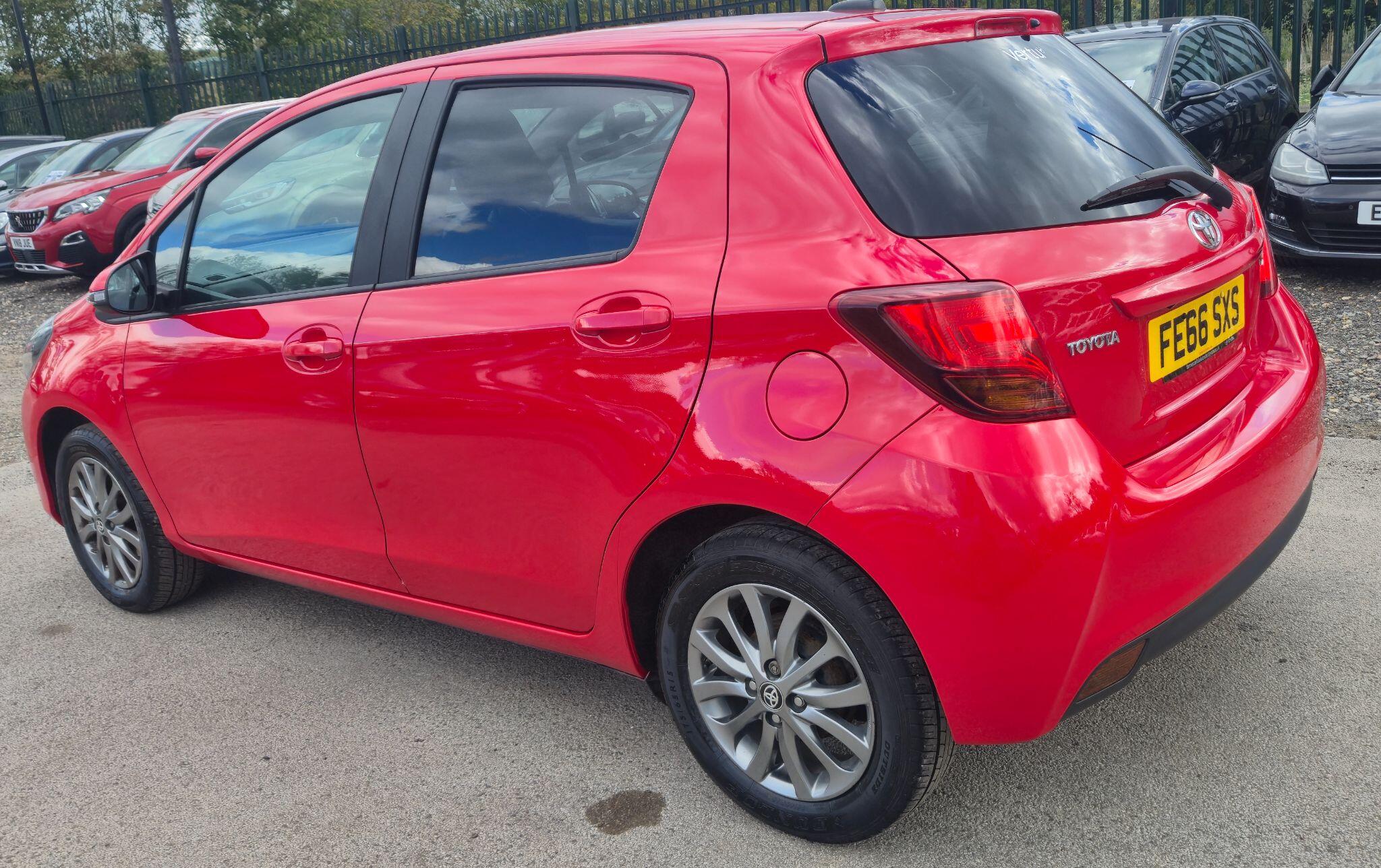 Toyota Yaris view 22