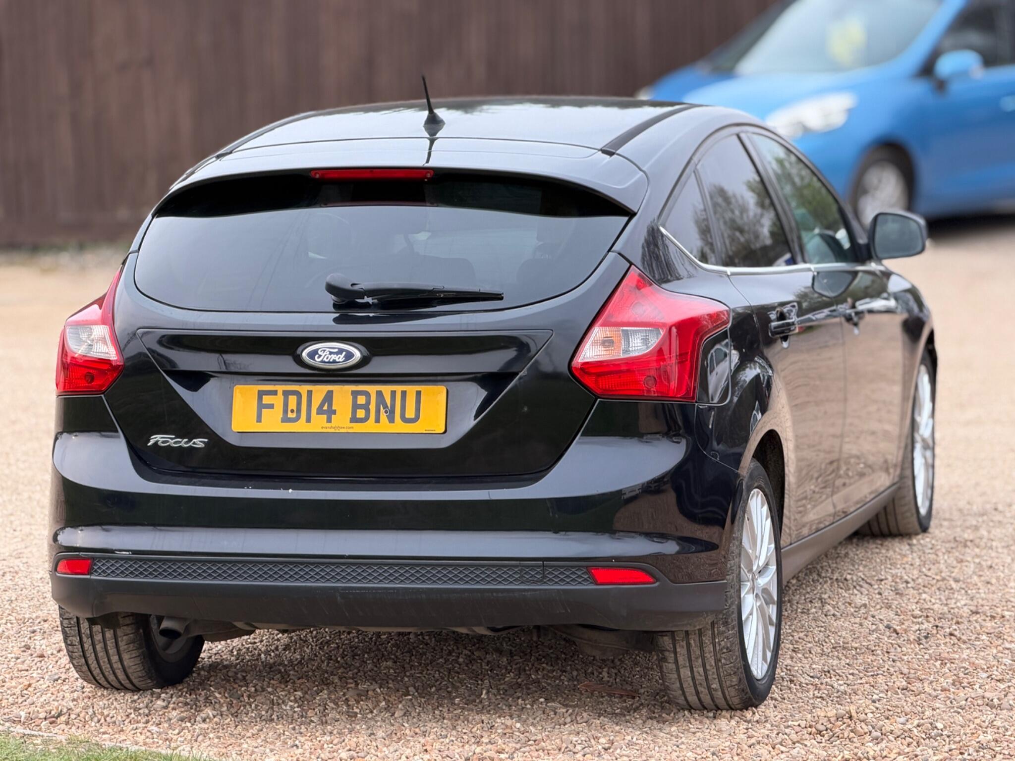 2014 Ford Focus 1.6 TDCi Zetec Euro 5 (s/s) 5dr image 11