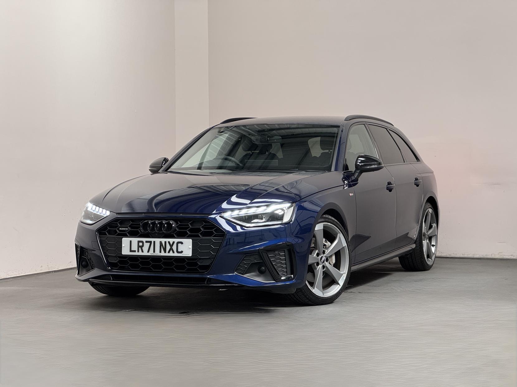Audi A4 Avant view 6